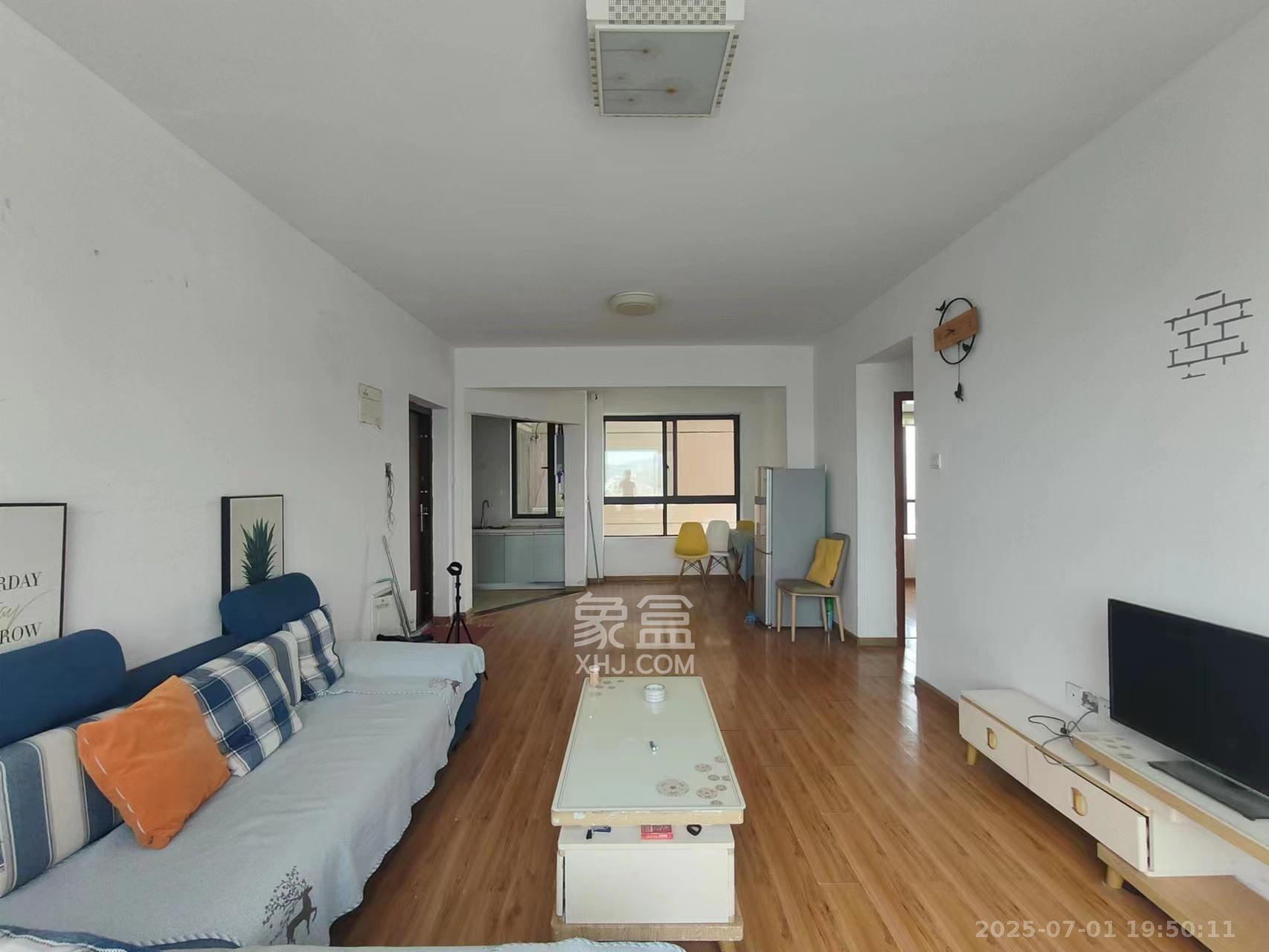 长房时代城  3室2厅1卫    2400.0元/月 长房时代城  3室2厅1卫    2400.0元/月室内图