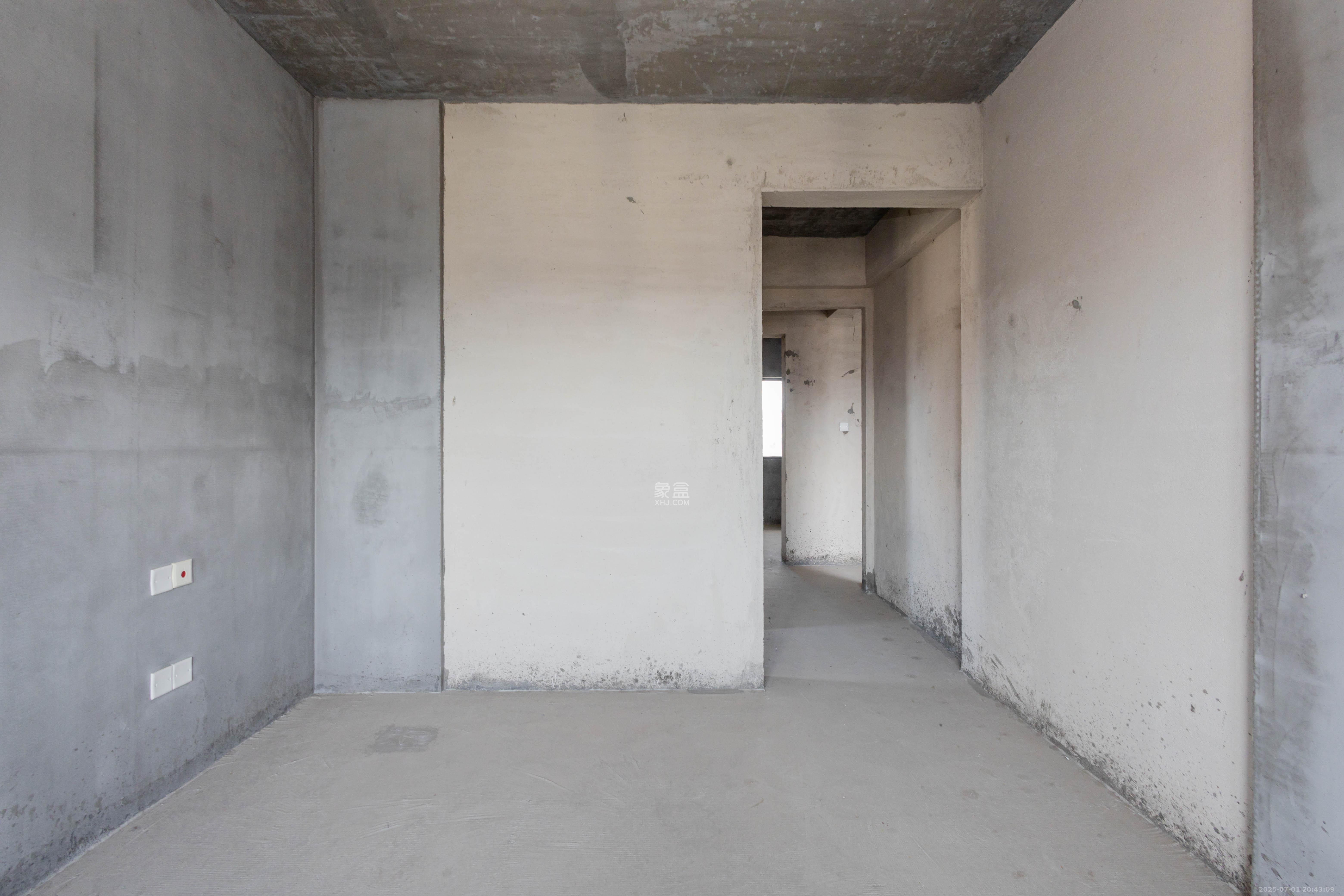 恒大江湾 3室2厅1卫 108.0万 恒大江湾 3室2厅1卫 108.0万卧室