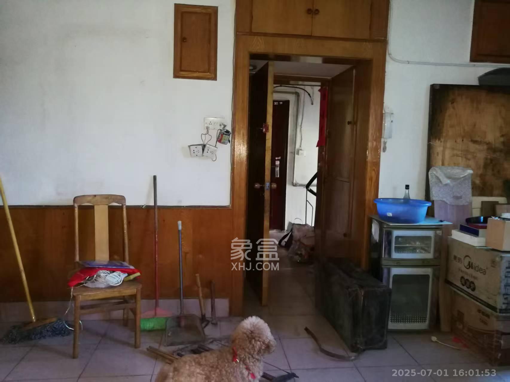 牛角塘社区  2室1厅1卫   1200.00元/月室内图