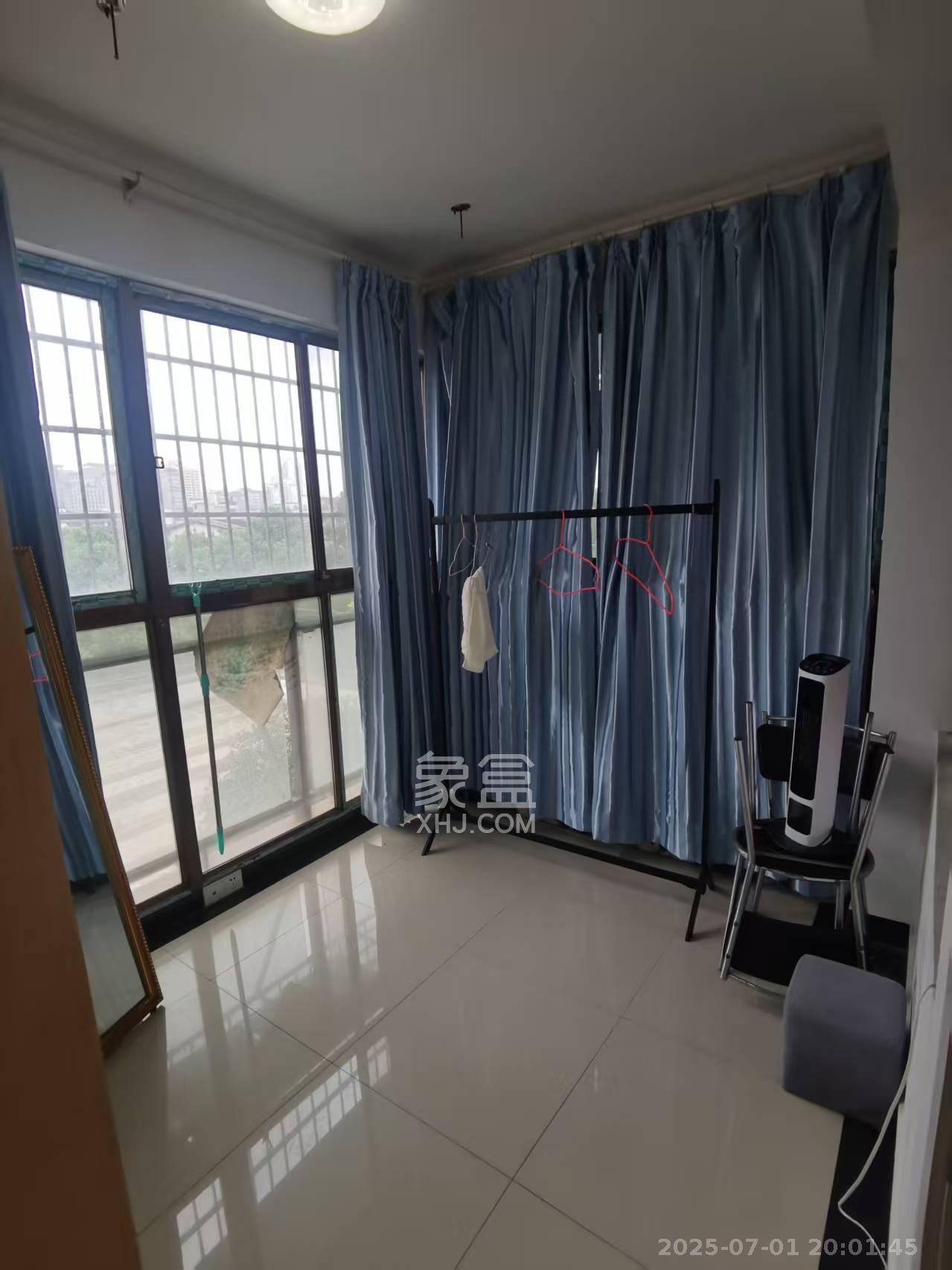 君悦紫园 2室1厅1卫 2200.0元/月 君悦紫园 2室1厅1卫 2200.0元/月室内图