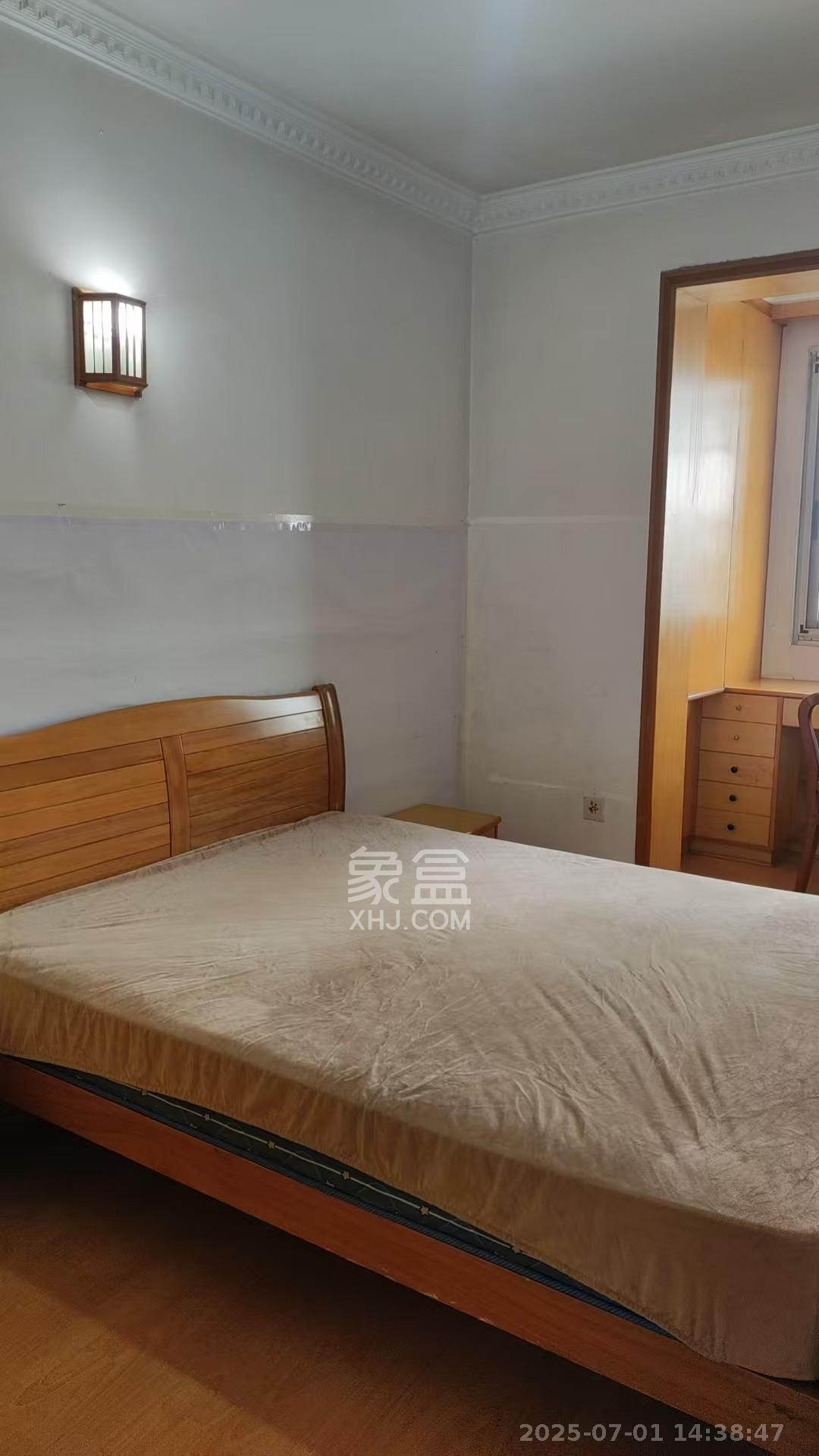 南园小区  3室2厅1卫    1600.0元/月 南园小区  3室2厅1卫    1600.0元/月室内图