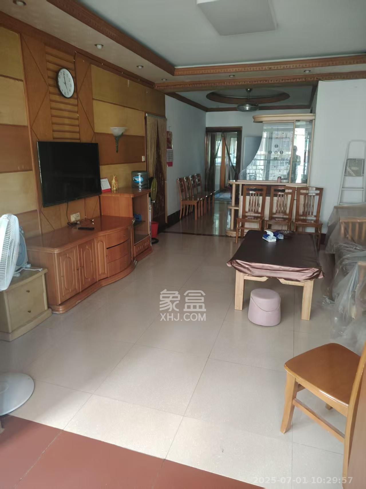 申湘花园  3室2厅1卫   2200.00元/月室内图