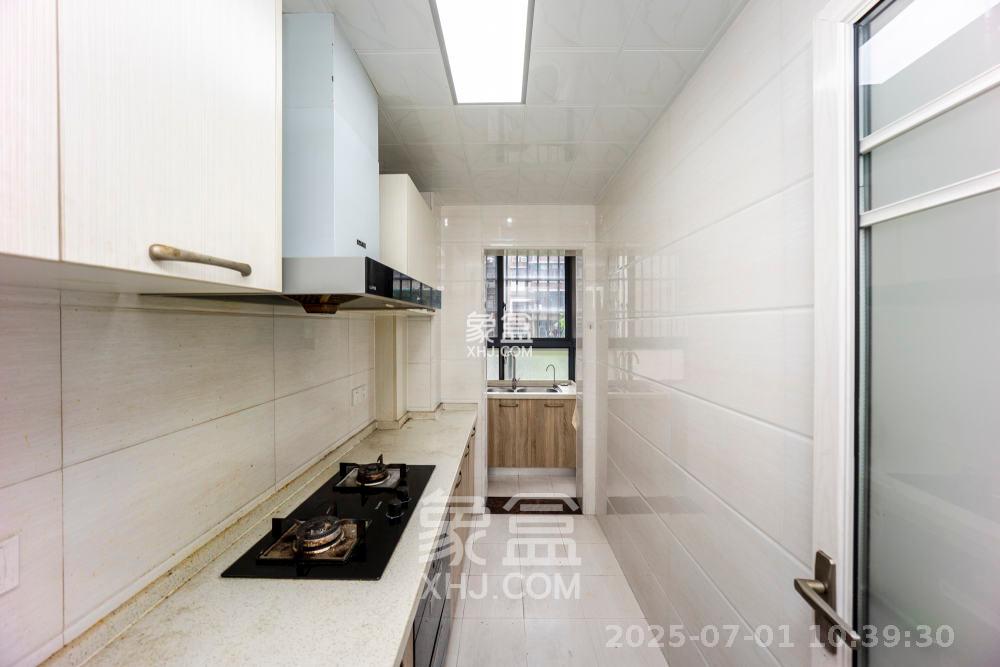 钱隆首府(福晟御园) 3室2厅1卫 3200.0元/月 钱隆首府(福晟御园) 3室2厅1卫 3200.0元/月户型图