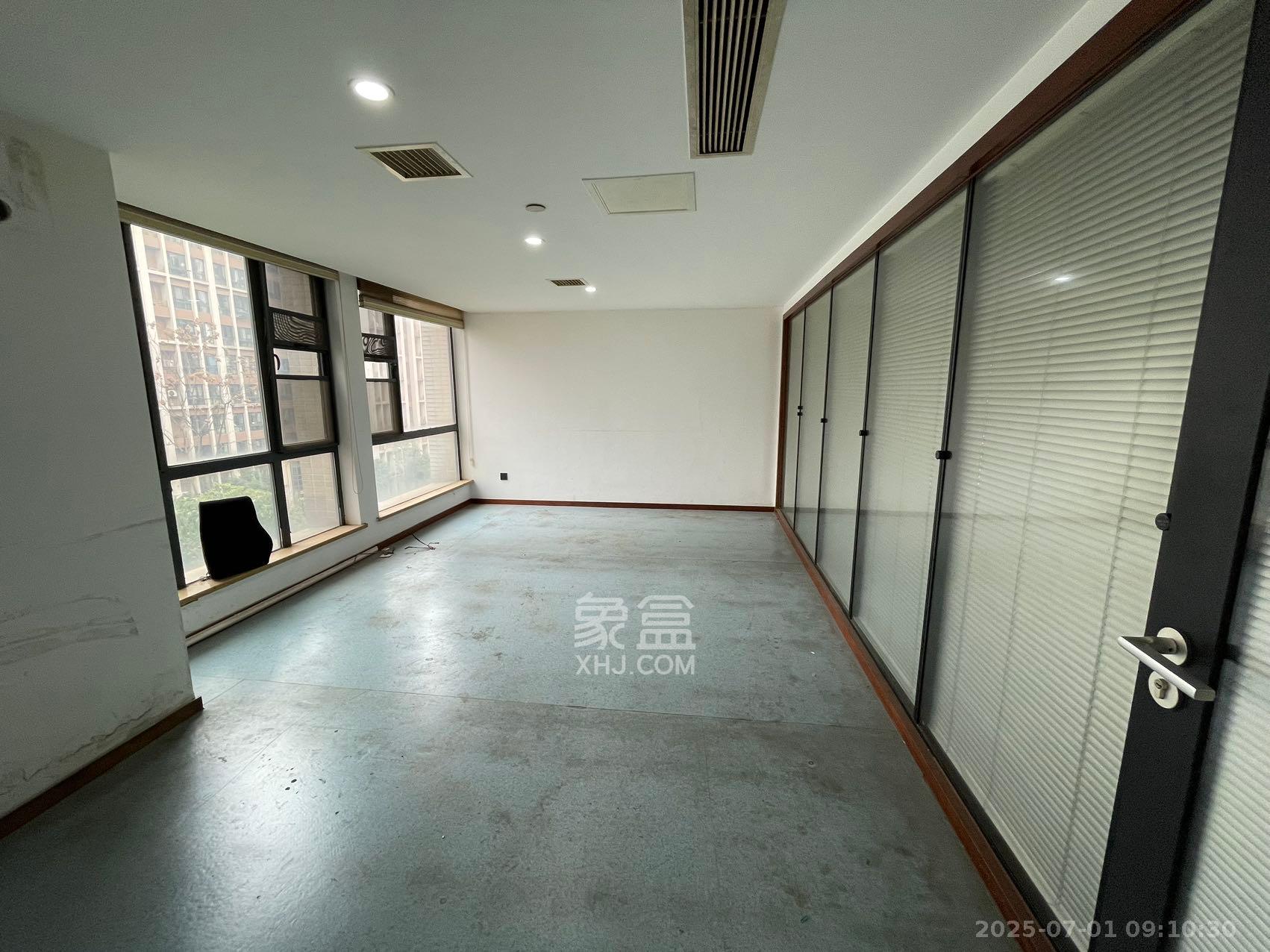 中建芙蓉工社 1室1厅1卫 4500.0元/月 中建芙蓉工社 1室1厅1卫 4500.0元/月室内图