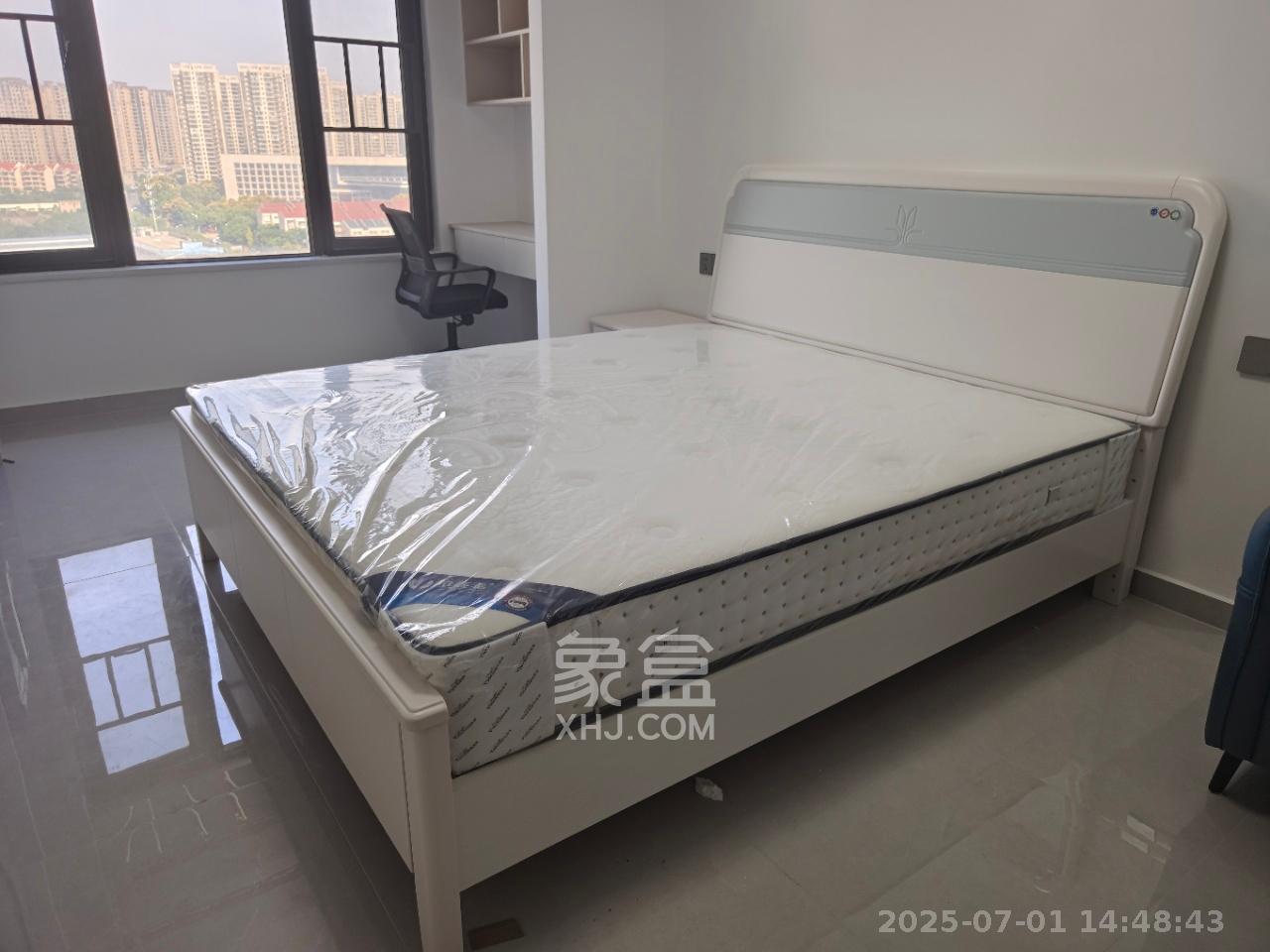 中海珑悦府  1室1厅0卫    1400.0元/月