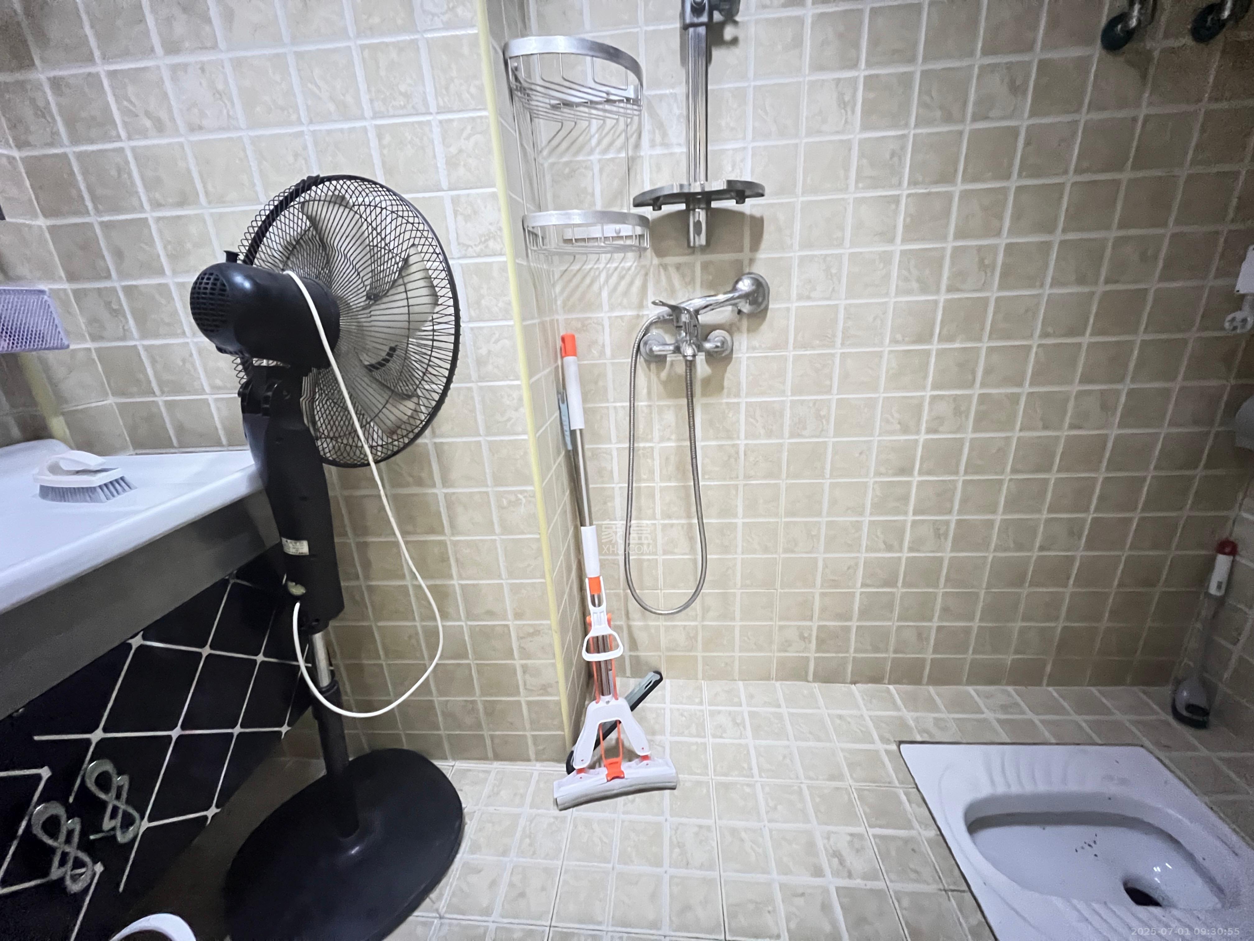 保利麓谷林语I区  1室1厅1卫   1600.00元/月室内图