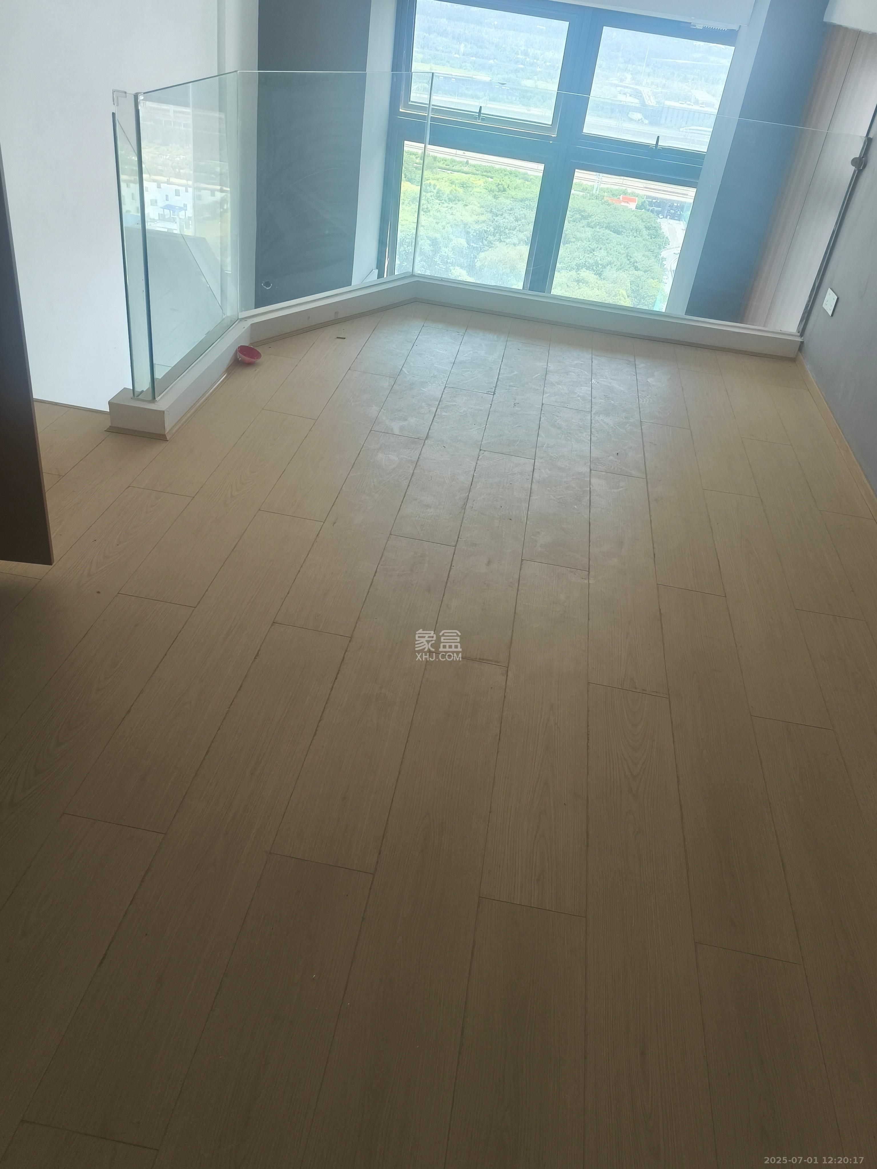绿地商务广场  1室0厅0卫    2100.0元/月室内图