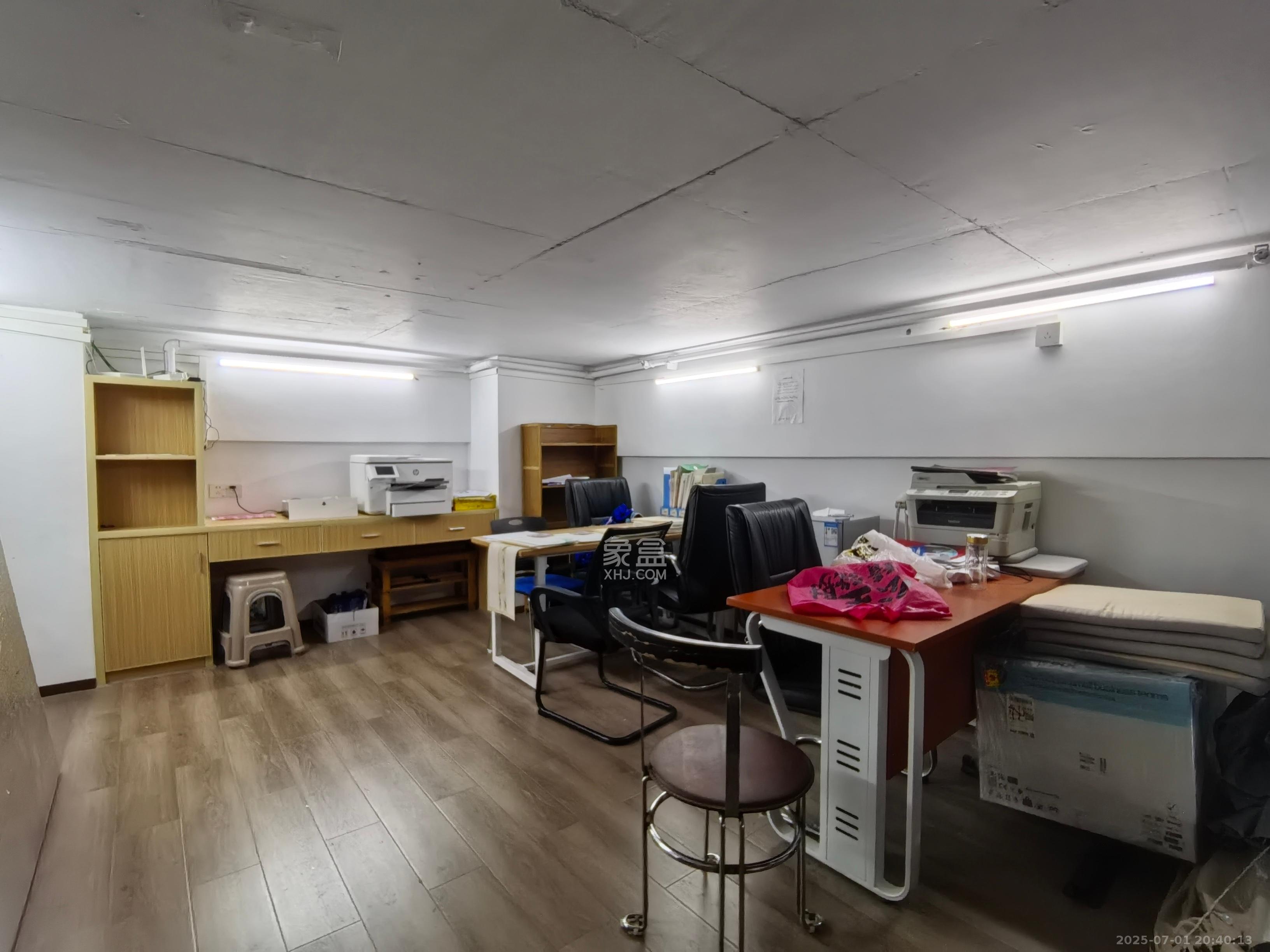 华润置地广场二期 4室1厅1卫 6500.0元/月 华润置地广场二期 4室1厅1卫 6500.0元/月室内图