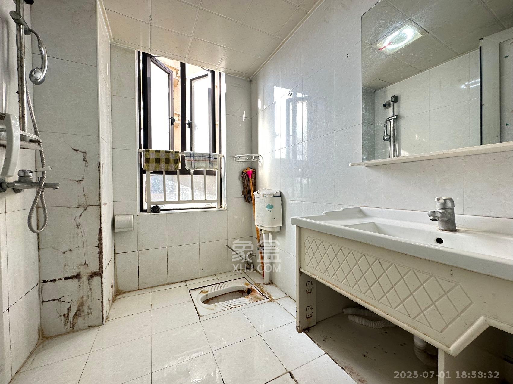 保利麓谷林语F区 3室2厅1卫 1800.0元/月 保利麓谷林语F区 3室2厅1卫 1800.0元/月室内图