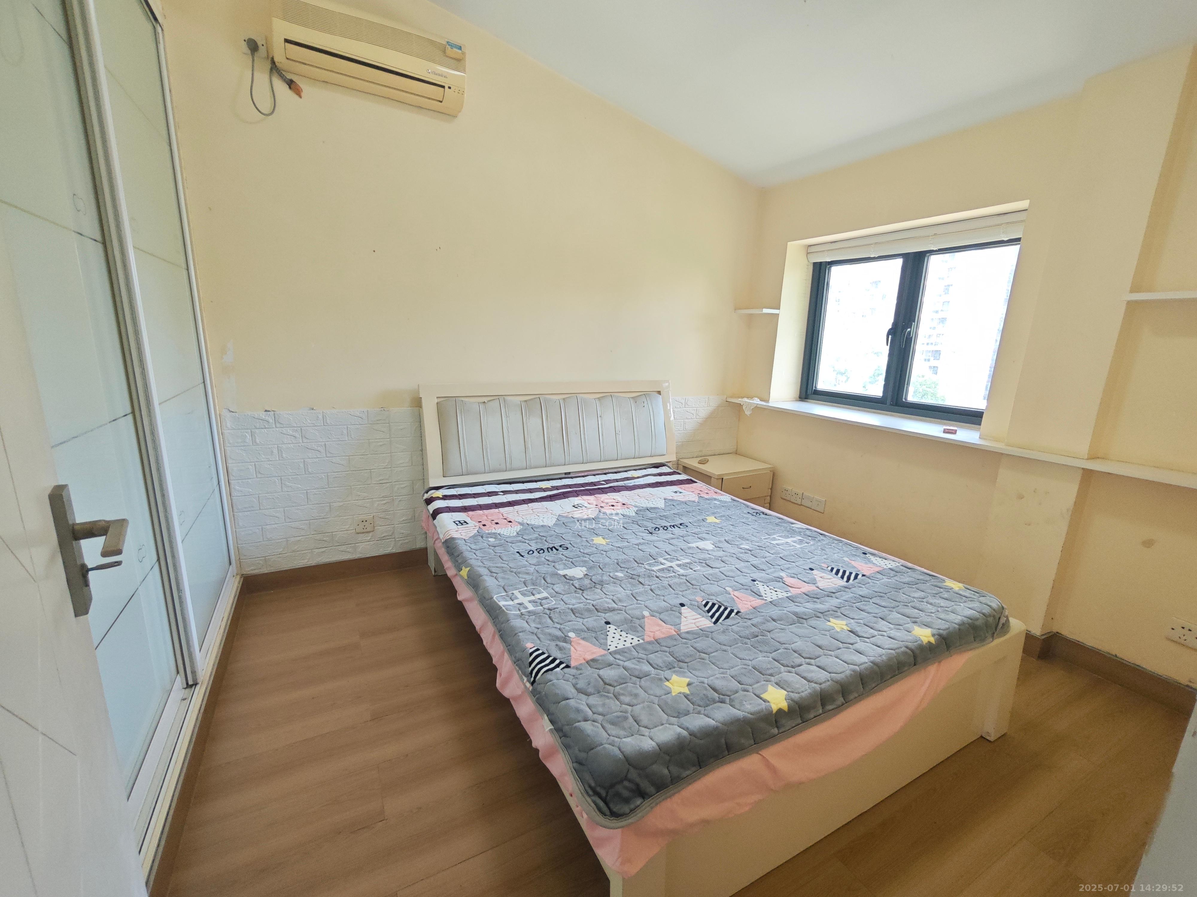 西街花园 2室2厅1卫 2100.0元/月 西街花园 2室2厅1卫 2100.0元/月室内图