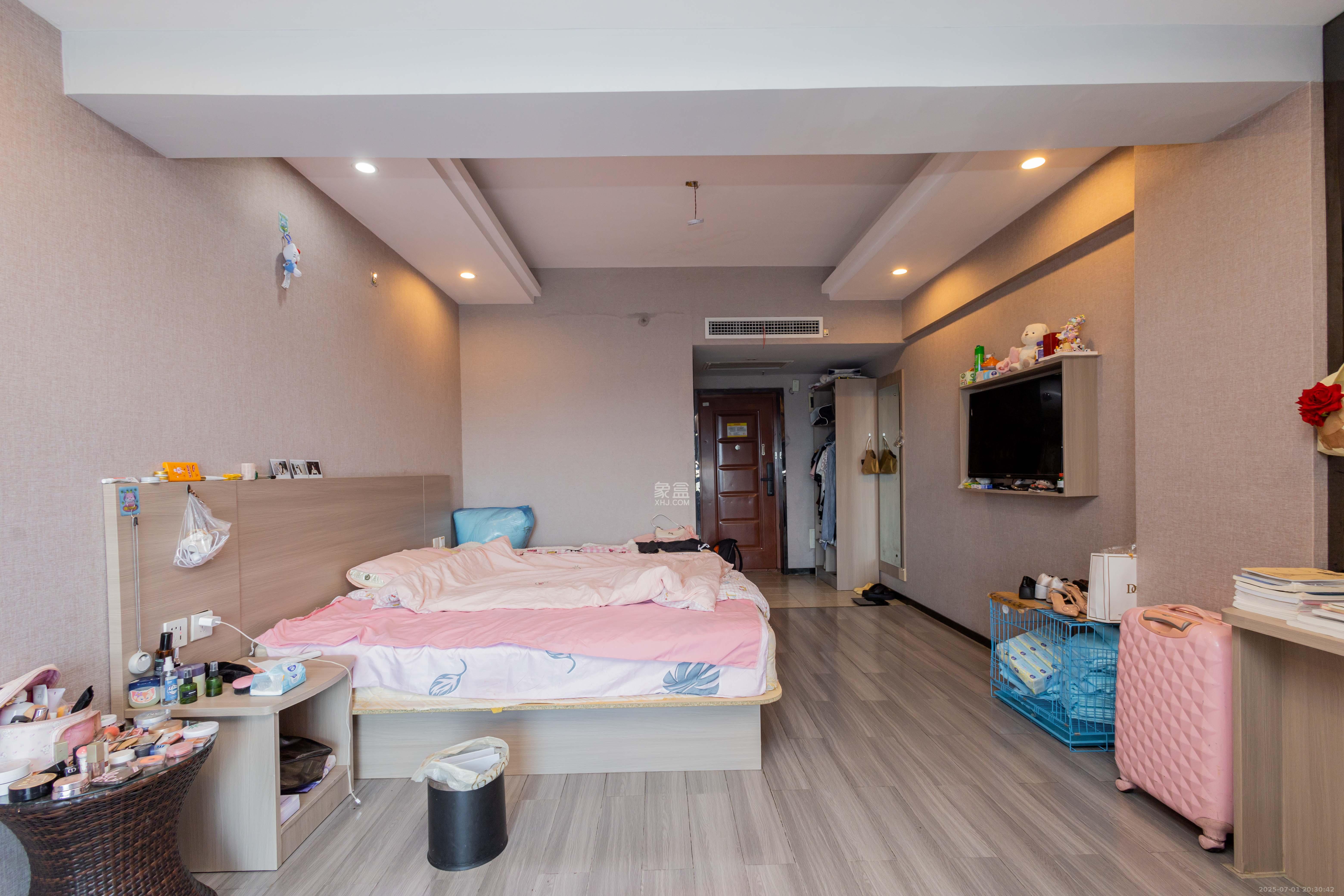 方略90公馆 1室1厅1卫 27.0万 方略90公馆 1室1厅1卫 27.0万客厅