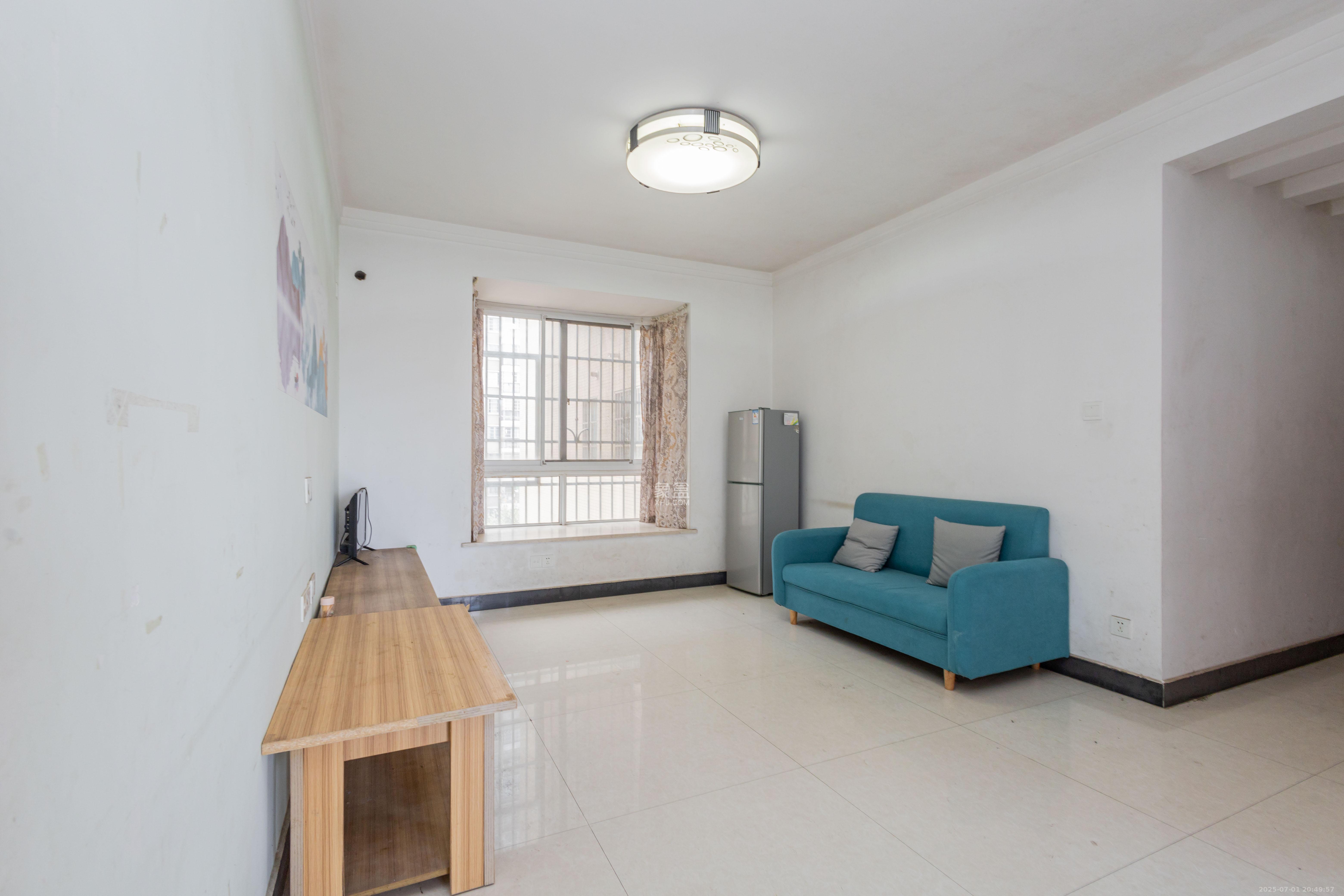 东业苹果社区 2室2厅1卫 42.0万 东业苹果社区 2室2厅1卫 42.0万客厅