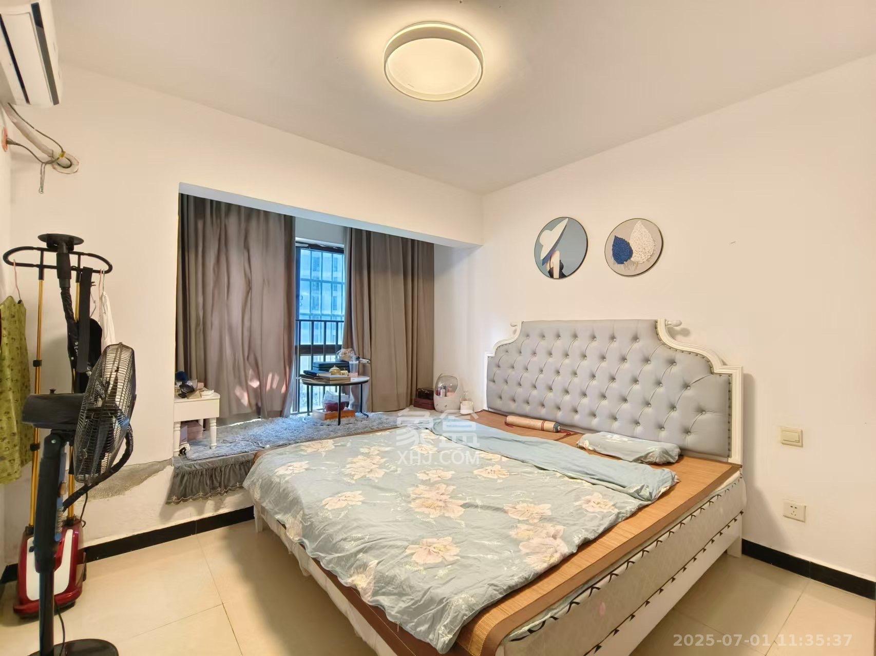 绿地中央广场 2室2厅1卫 2400.0元/月 绿地中央广场 2室2厅1卫 2400.0元/月室内图