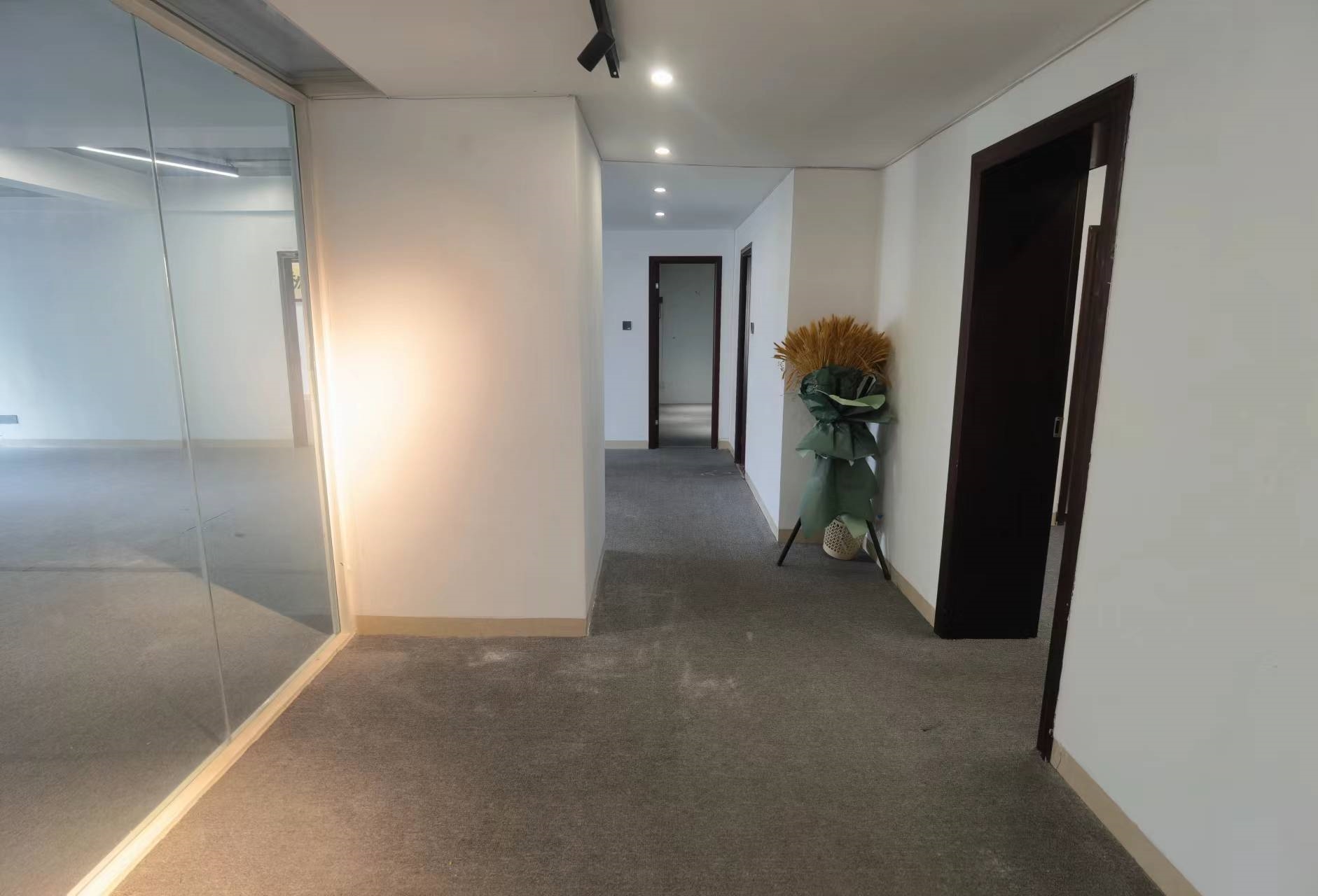 兴力国际大厦 3室2厅2卫 5300.0元/月 兴力国际大厦 3室2厅2卫 5300.0元/月室内图