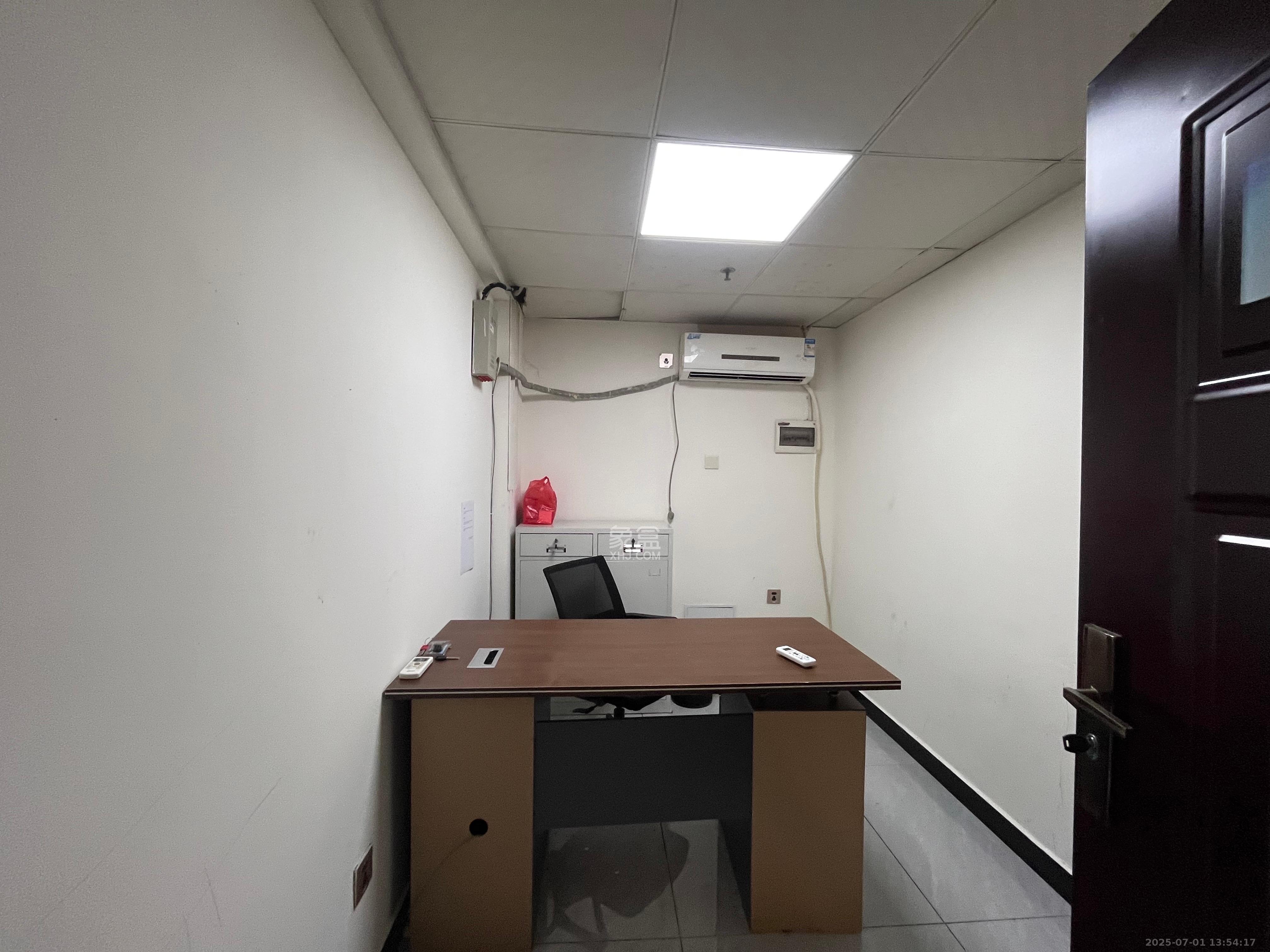 蓝湾国际广场 1室1厅1卫 5500.0元/月 蓝湾国际广场 1室1厅1卫 5500.0元/月室内图