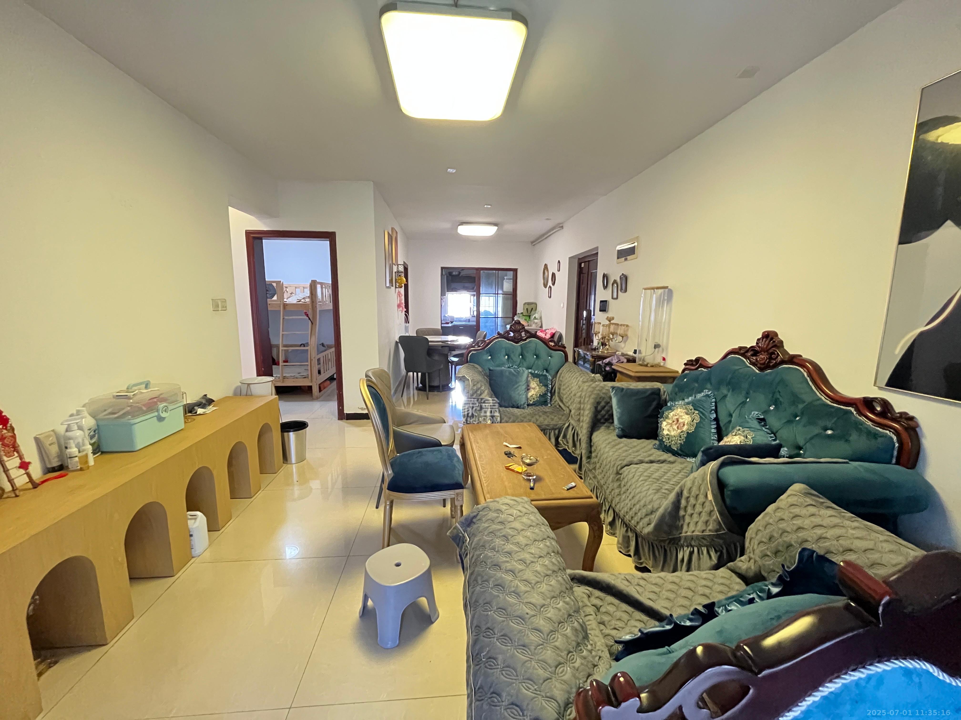 绿地中央广场 2室2厅1卫 2400.0元/月 绿地中央广场 2室2厅1卫 2400.0元/月室内图