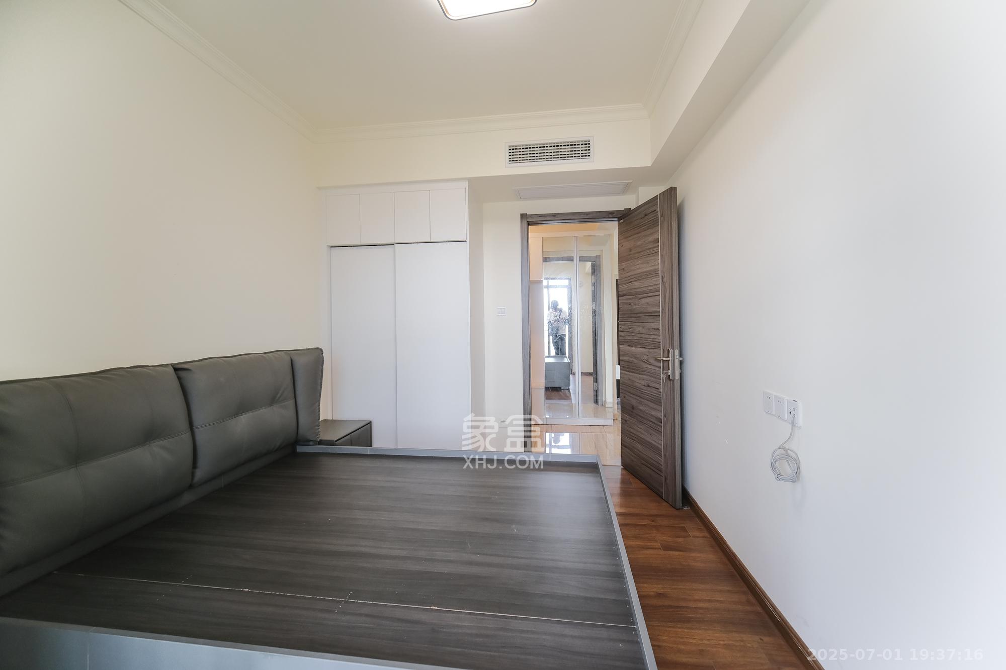 碧桂园翘楚棠 4室2厅1卫 150.0万 碧桂园翘楚棠 4室2厅1卫 150.0万卧室