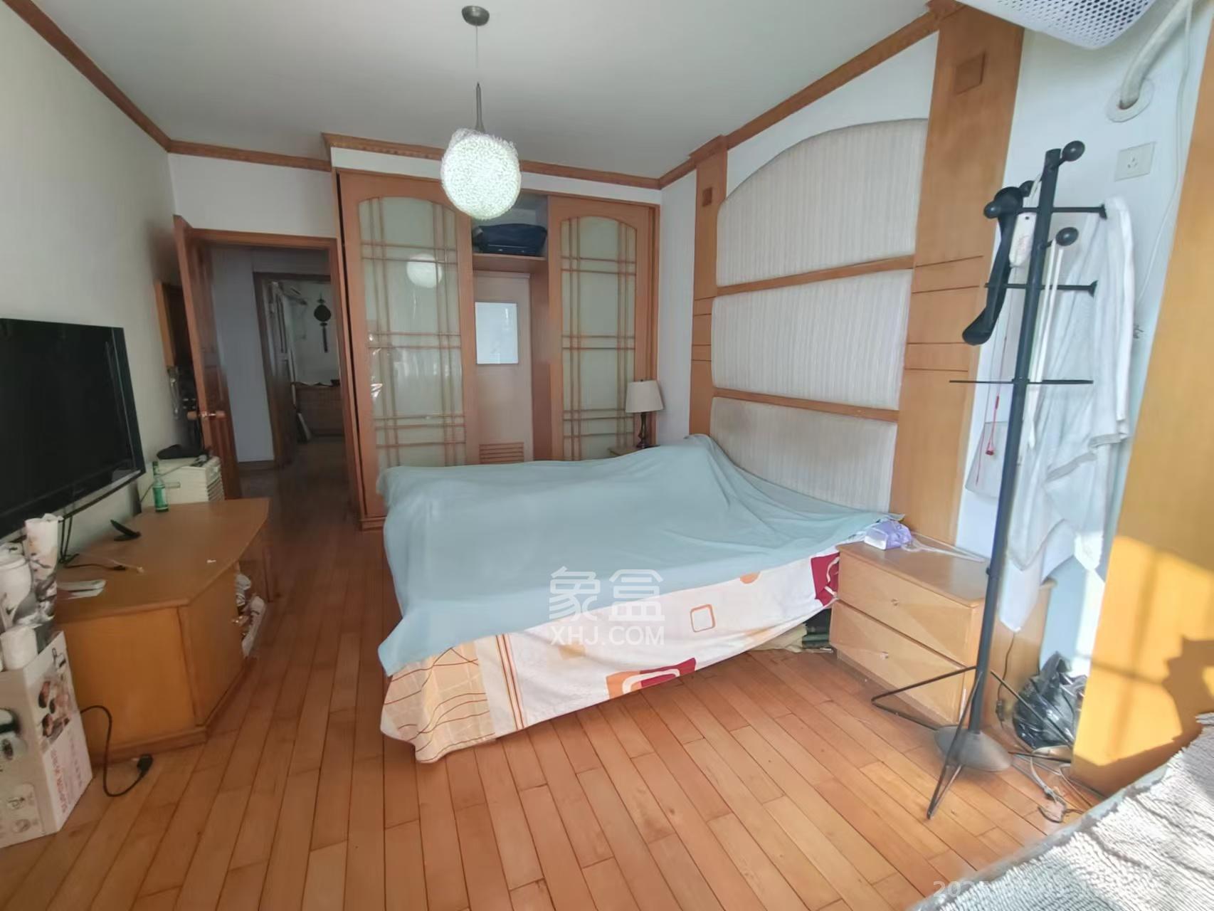 鸿园小区  3室2厅2卫   3000.00元/月室内图