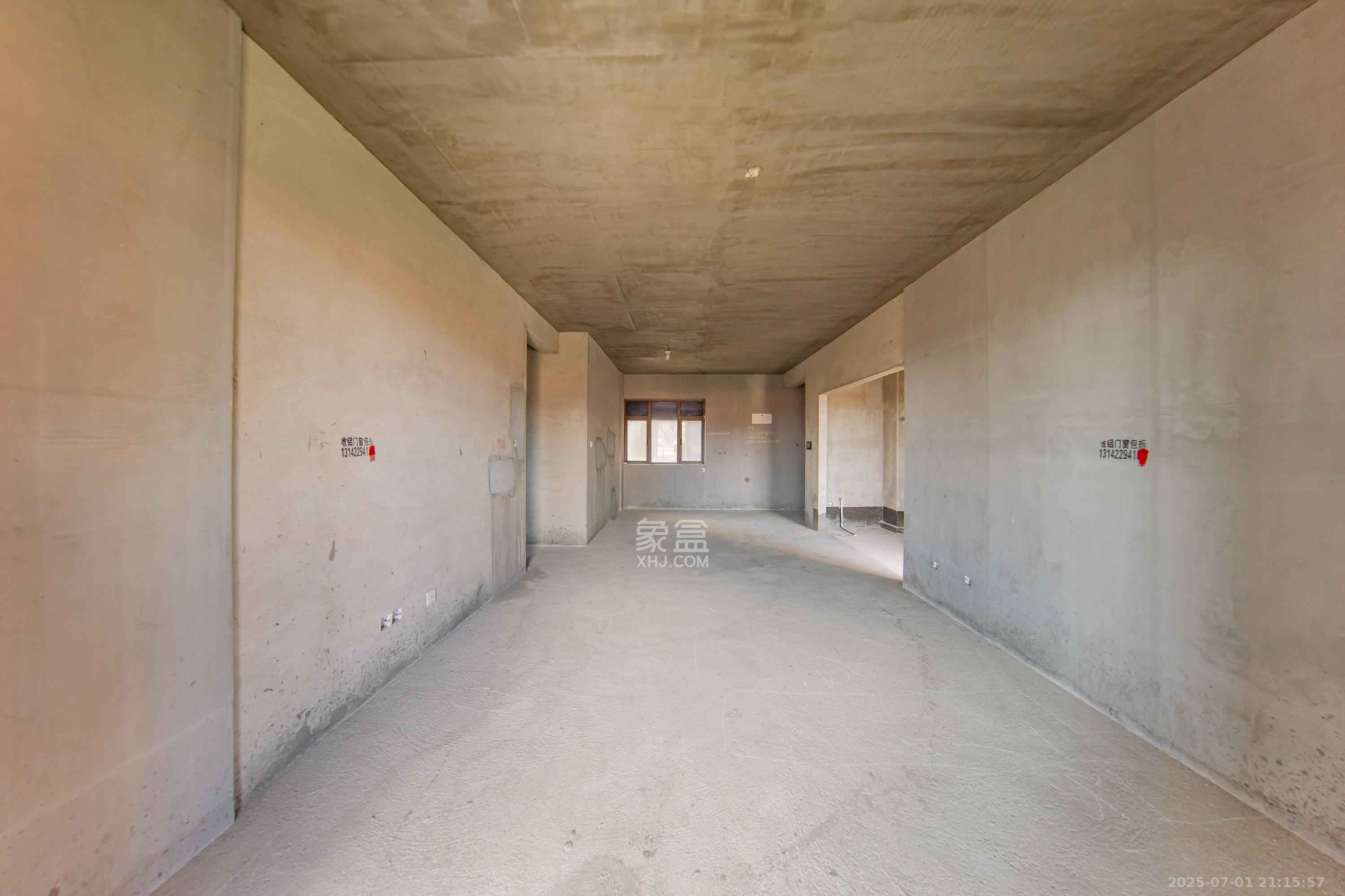 江山帝景雅典  3室2厅2卫    125.0万 江山帝景雅典  3室2厅2卫    125.0万客厅