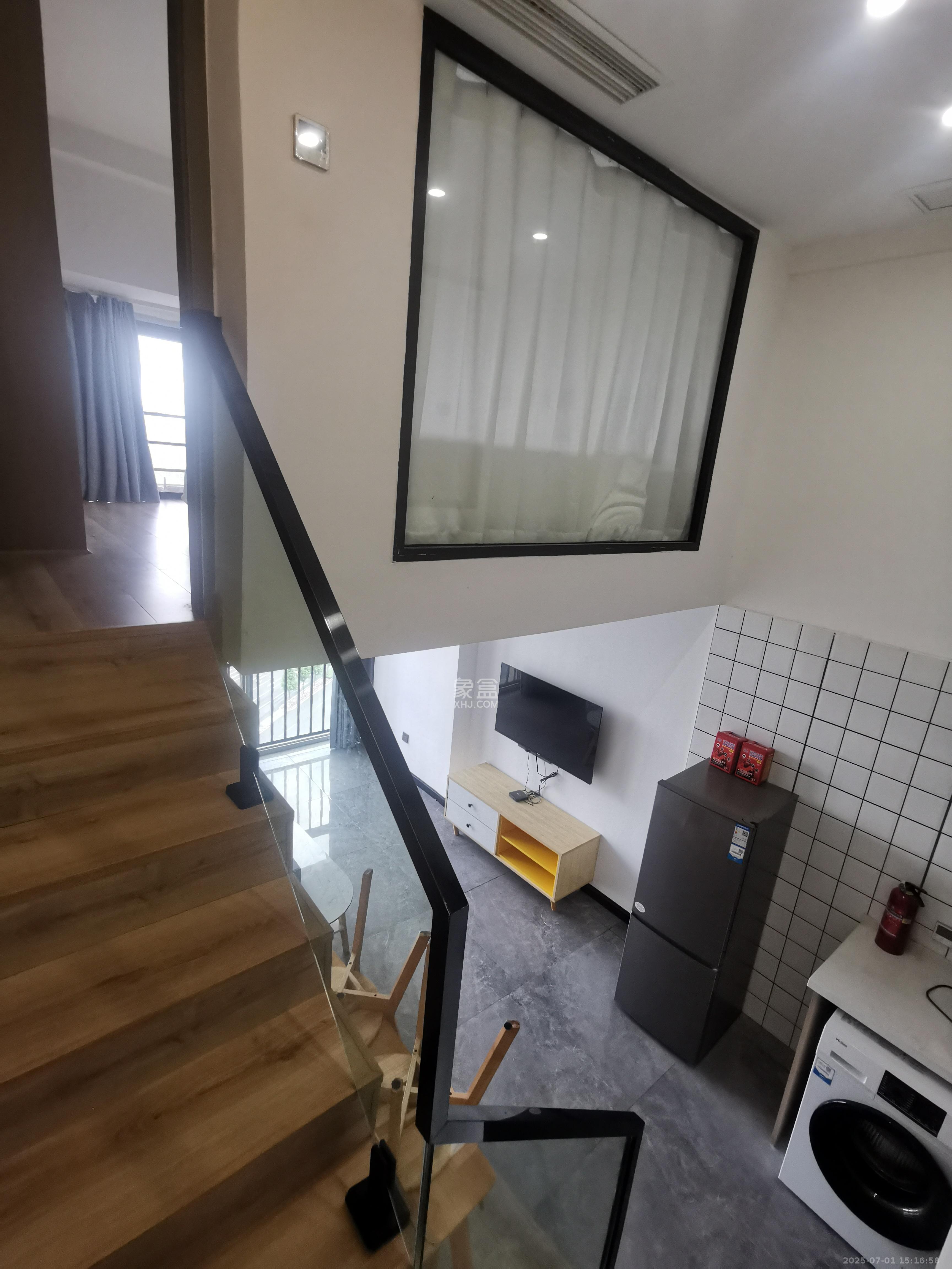 绿地长沙城际空间站(绿地新里佳苑) 1室0厅0卫 2100.0元/月 绿地长沙城际空间站(绿地新里佳苑) 1室0厅0卫 2100.0元/月室内图