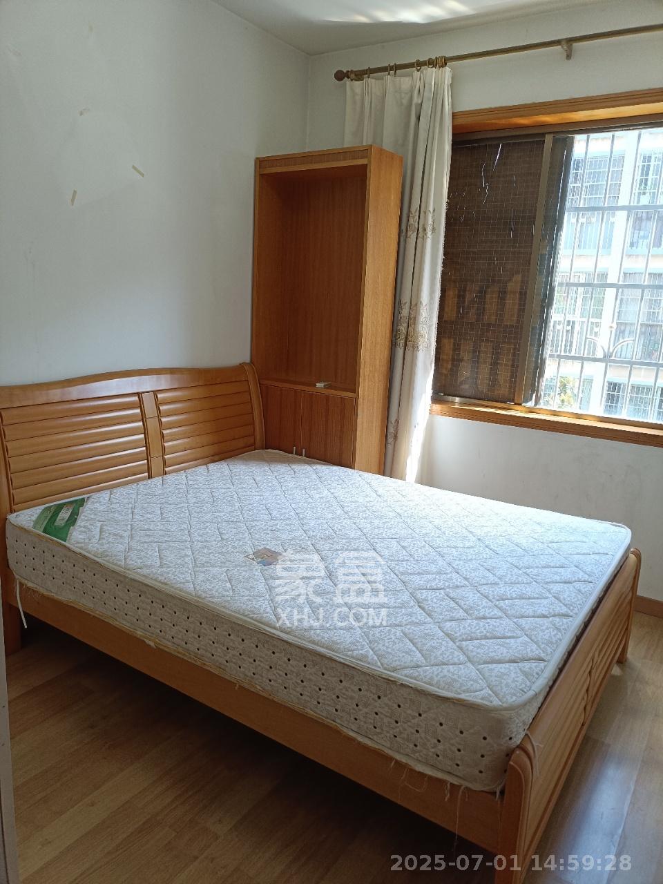 莲湖汽配城  3室2厅1卫   2100.00元/月室内图
