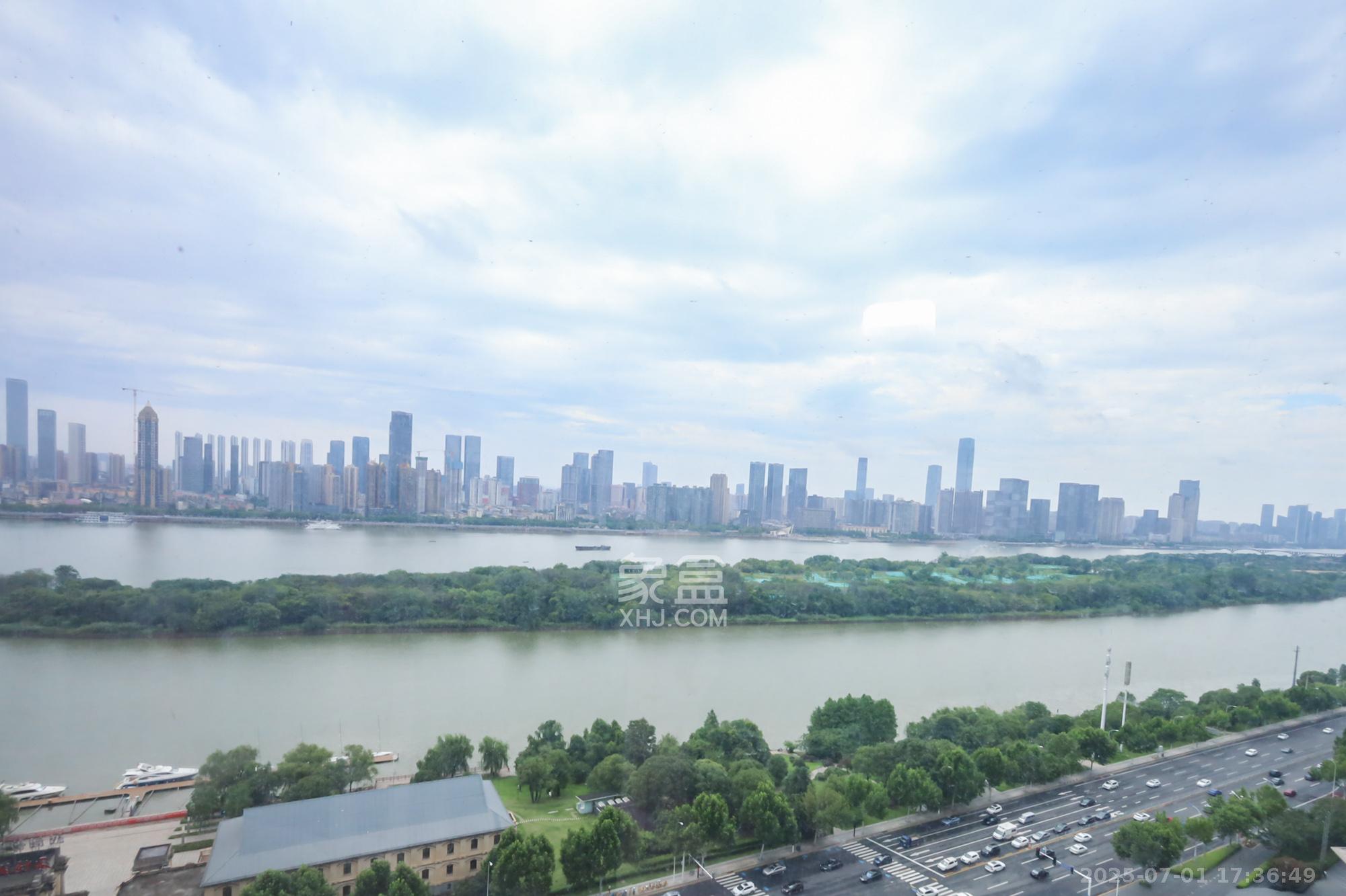 保利西海岸A区  5室2厅2卫   415.00万其他