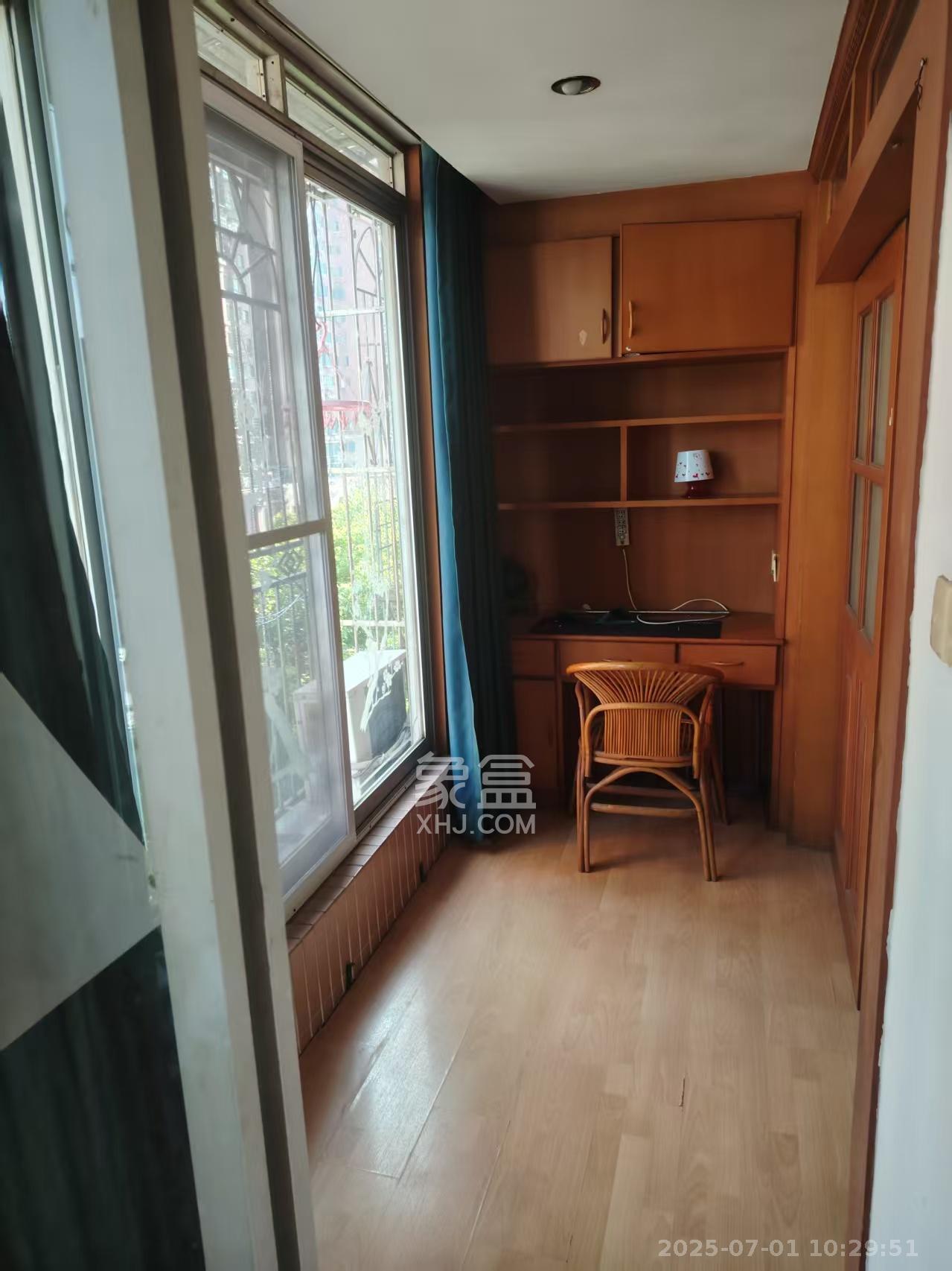 申湘花园 3室2厅1卫 2200.0元/月 申湘花园 3室2厅1卫 2200.0元/月室内图