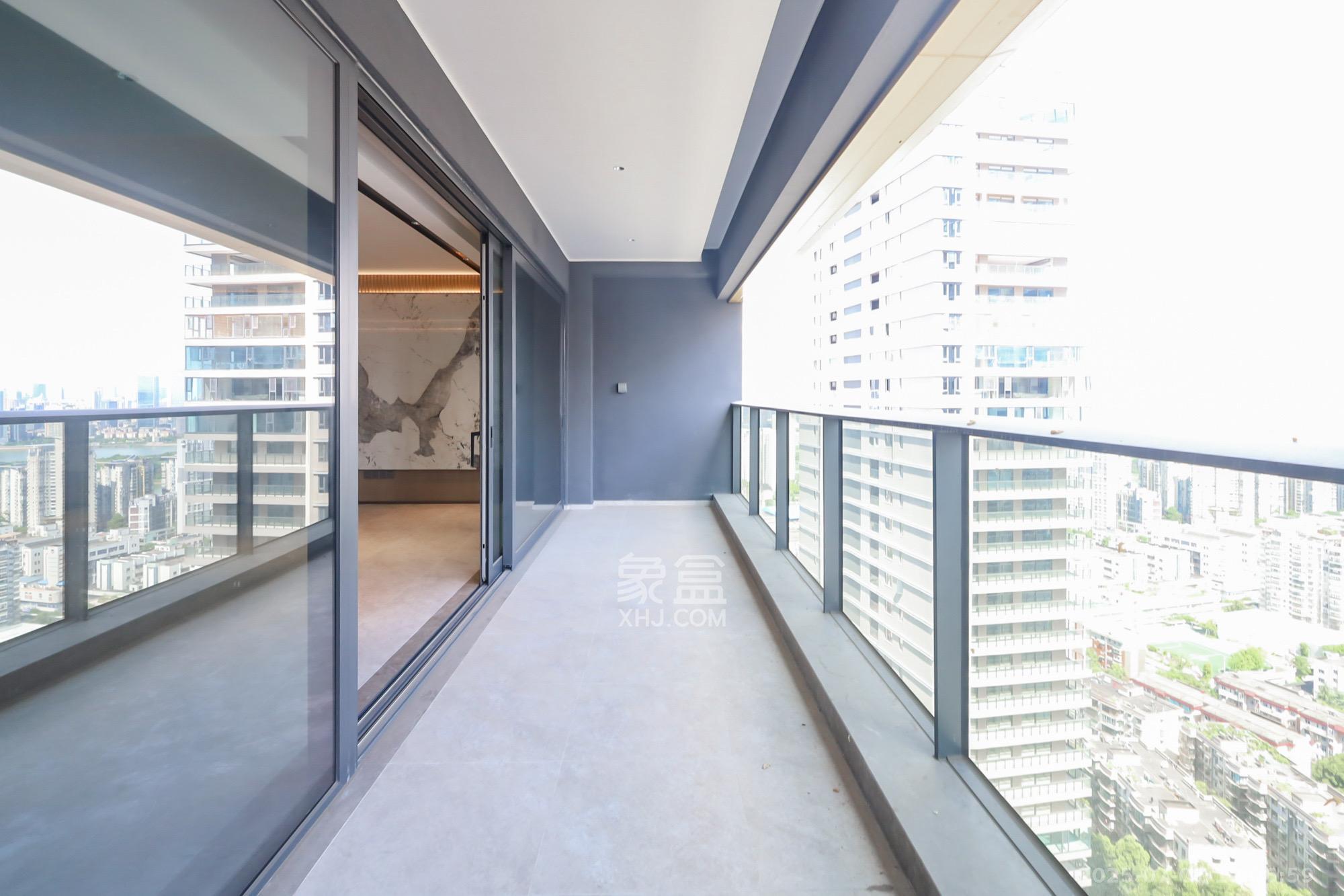 长沙悦府(华润万象城)  4室2厅3卫    14000.0元/月 长沙悦府(华润万象城)  4室2厅3卫    14000.0元/月室内图