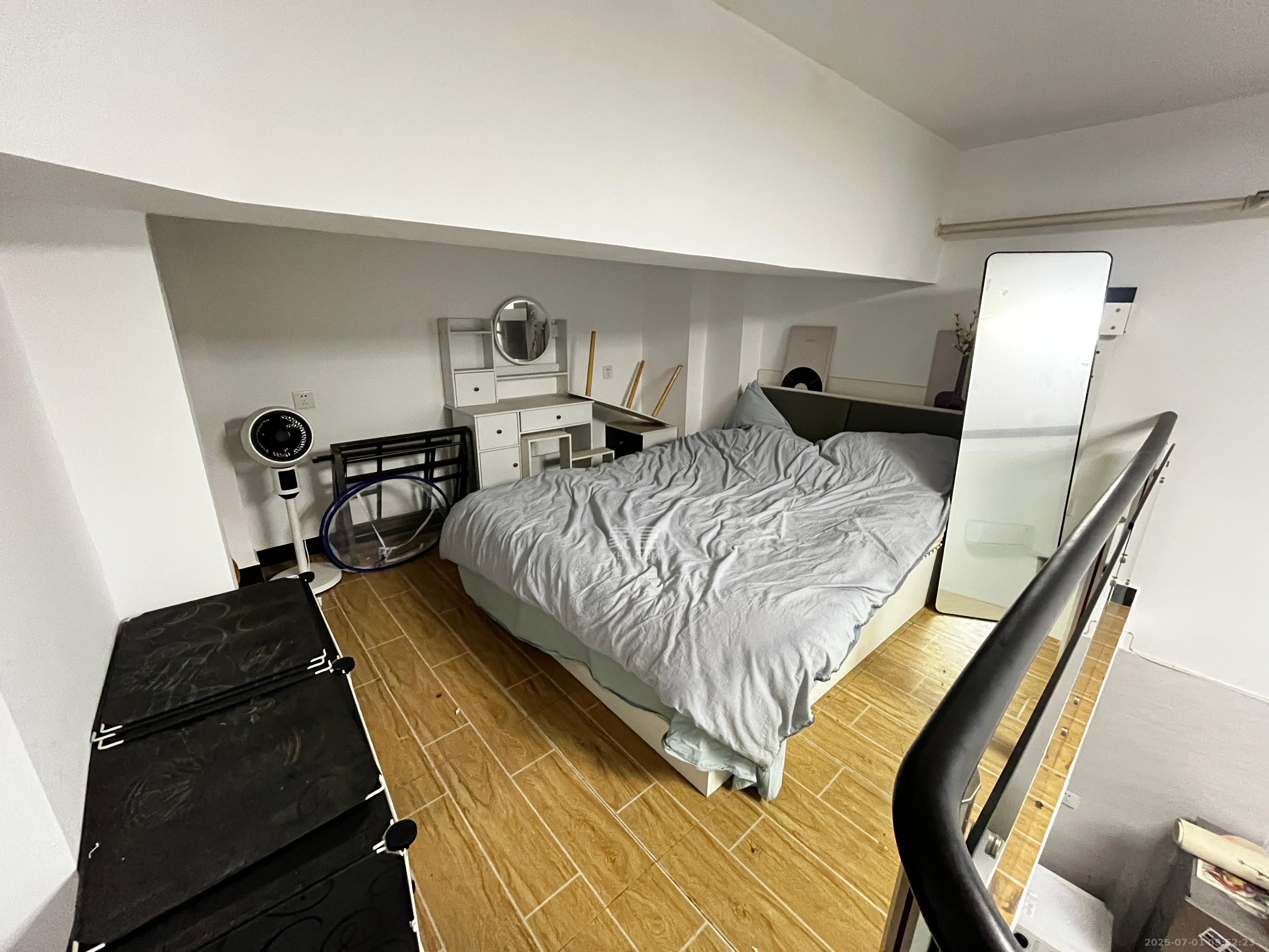 裕天国际商汇中心 3室0厅0卫 1500.0元/月 裕天国际商汇中心 3室0厅0卫 1500.0元/月室内图