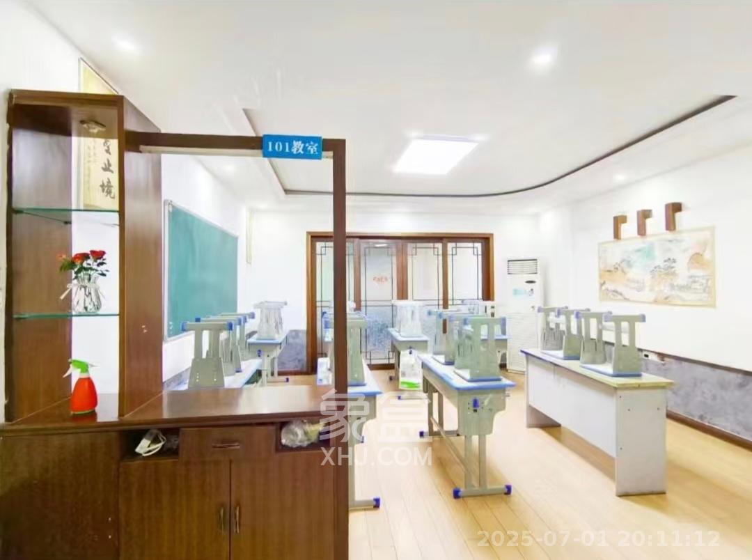 时代天骄  4室2厅2卫   2600.00元/月室内图