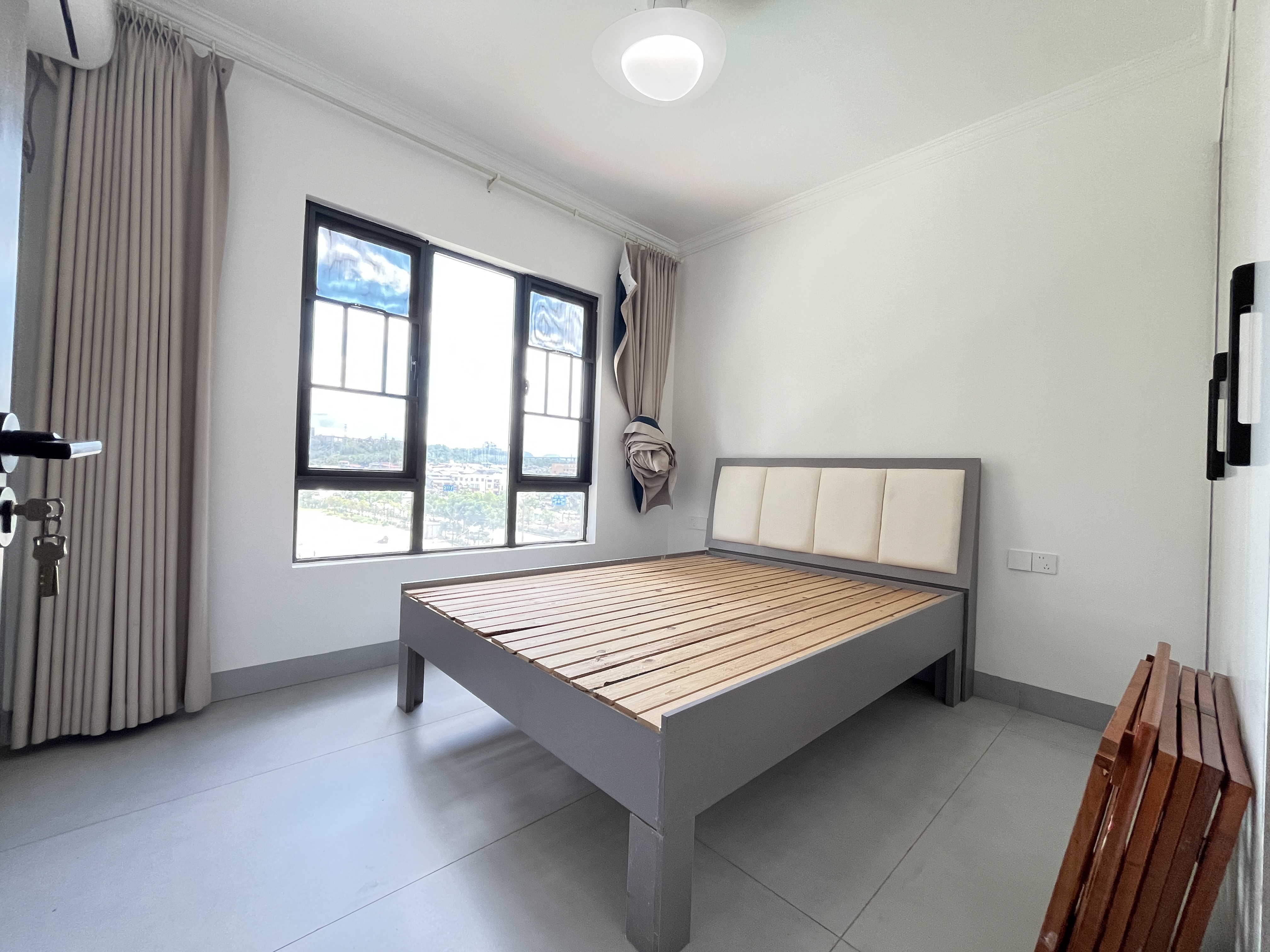 荣盛花语书苑 3室2厅2卫 2500.0元/月 荣盛花语书苑 3室2厅2卫 2500.0元/月室内图