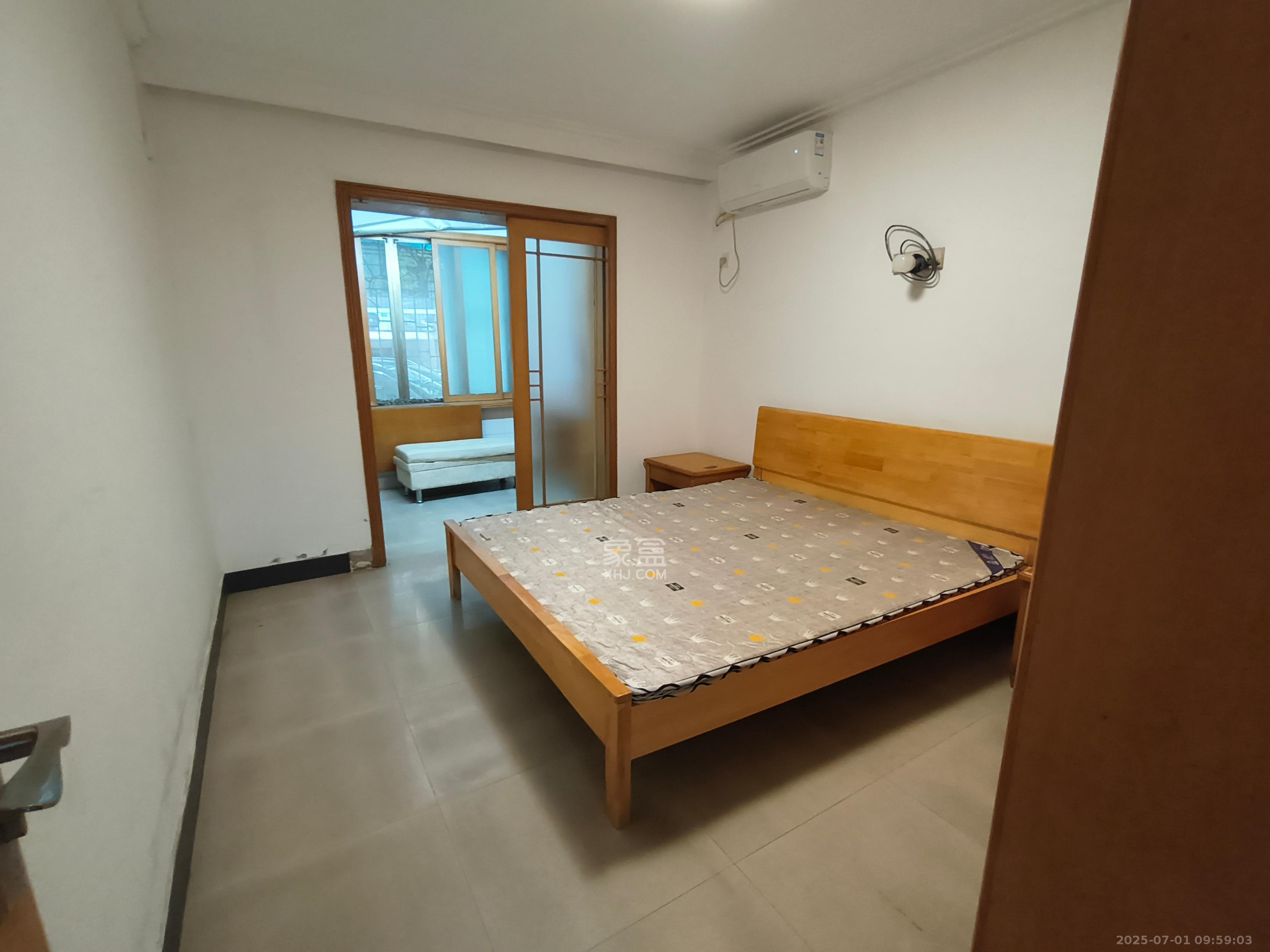 赤岗小区(一二三片) 3室2厅1卫 1900.0元/月 赤岗小区(一二三片) 3室2厅1卫 1900.0元/月室内图