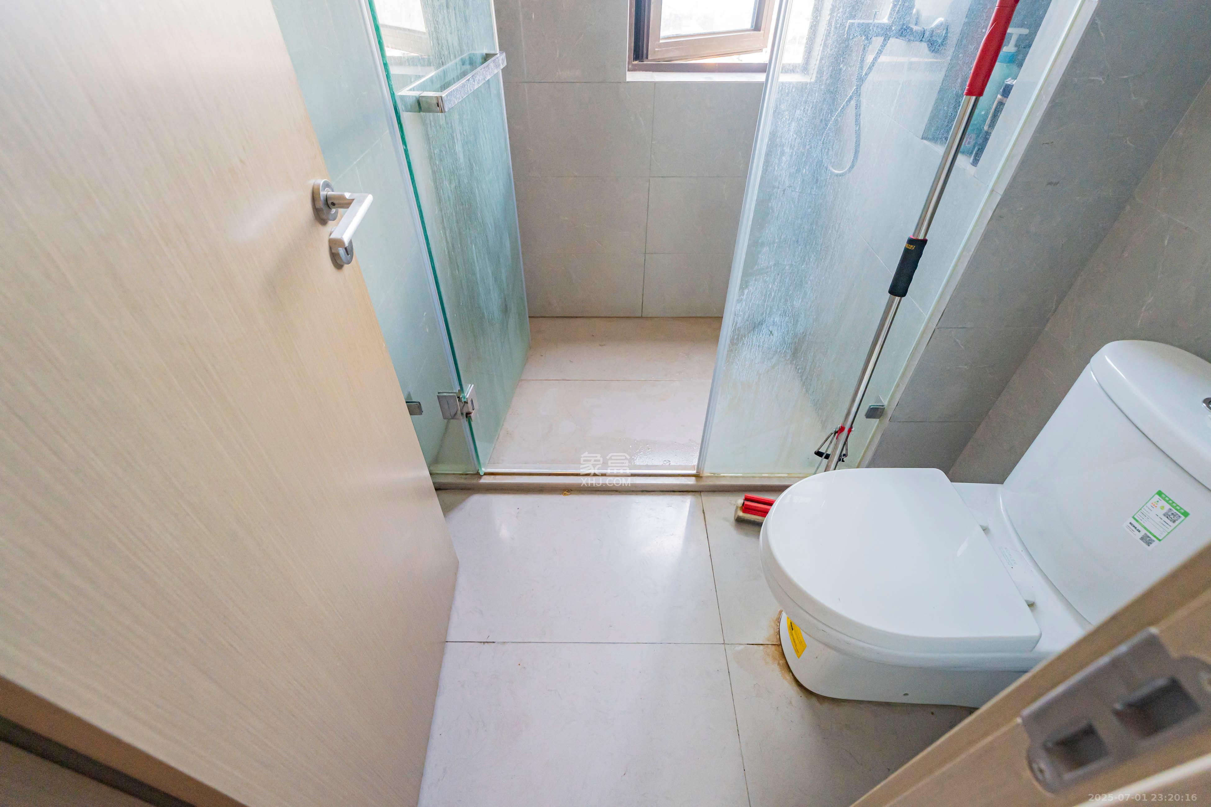 国润月湖郡 3室2厅2卫 168.0万 国润月湖郡 3室2厅2卫 168.0万卫生间