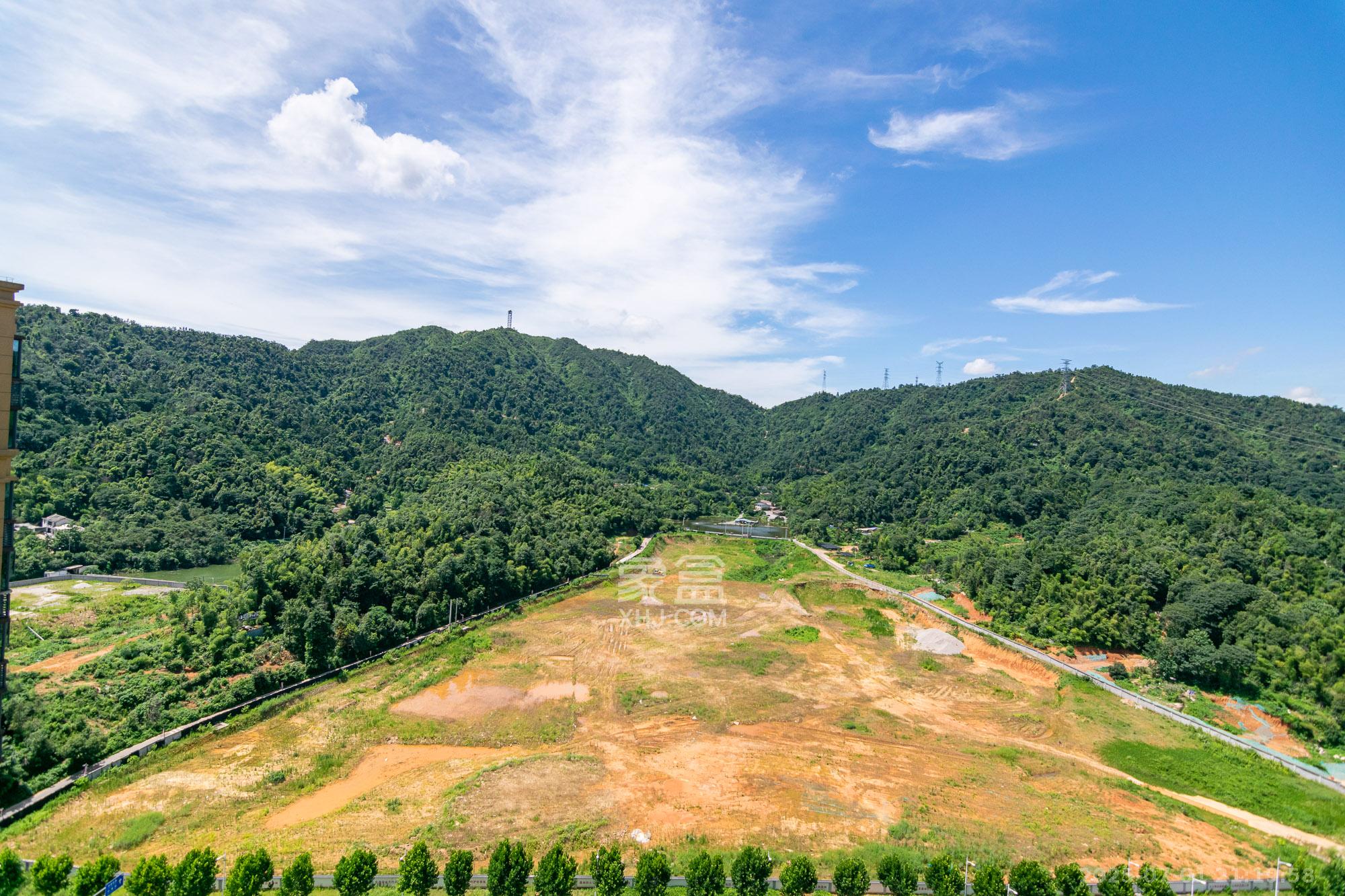 澳海谷山府  4室2厅2卫   96.00万其他