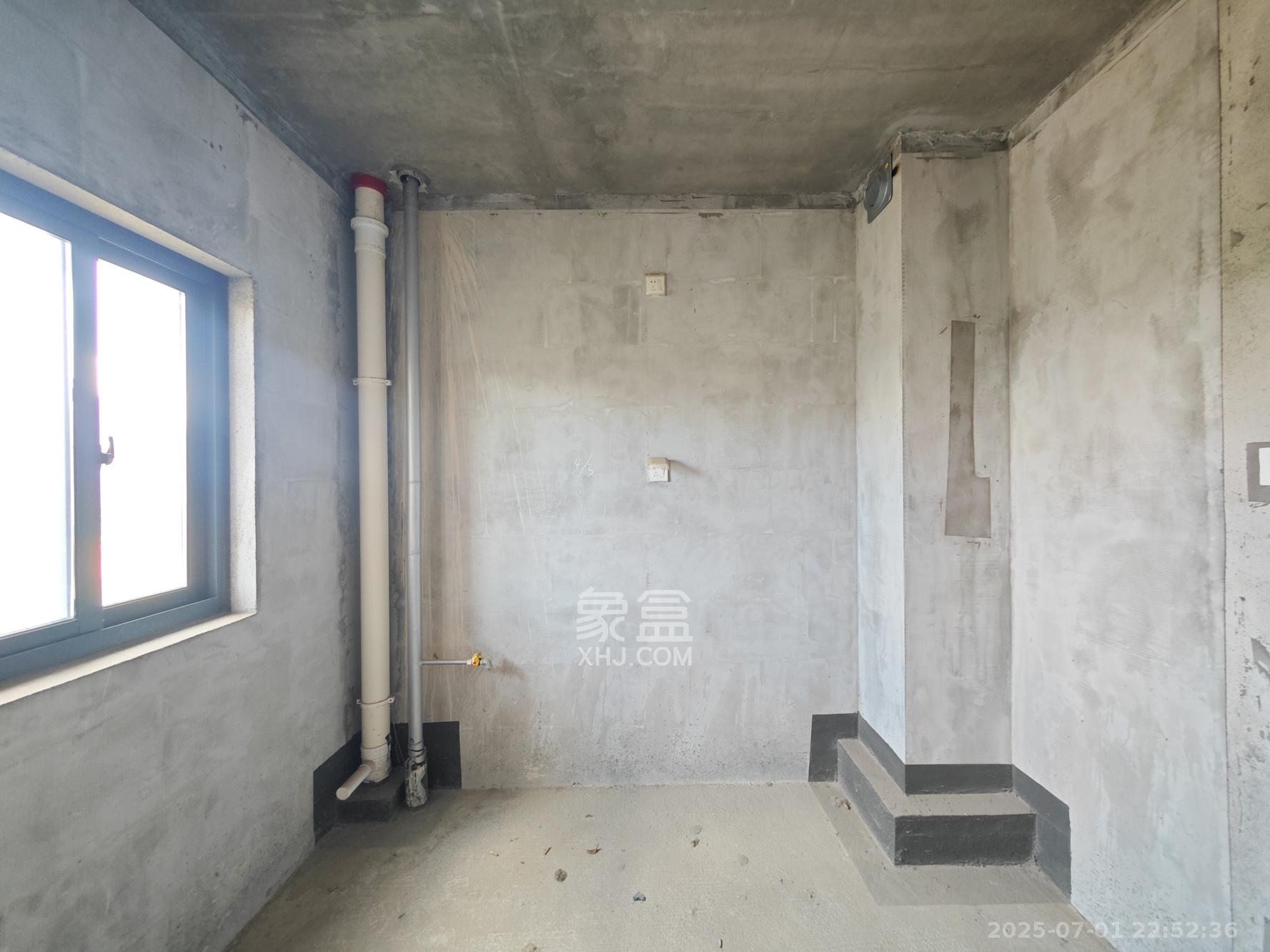 中建嘉和城  4室2厅2卫   118.00万其他