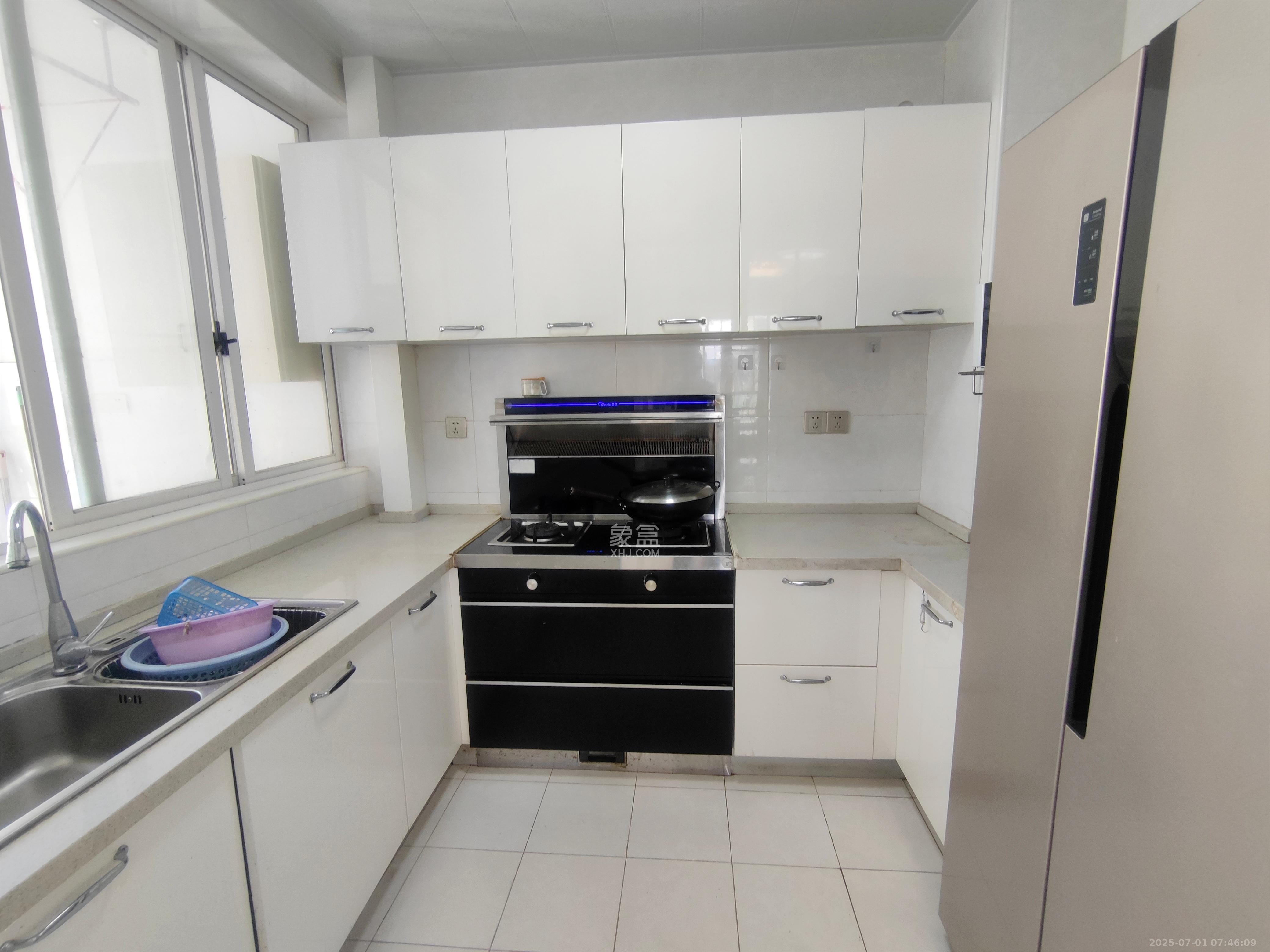 大鸿杰座  3室2厅1卫    2999.0元/月 大鸿杰座  3室2厅1卫    2999.0元/月室内图