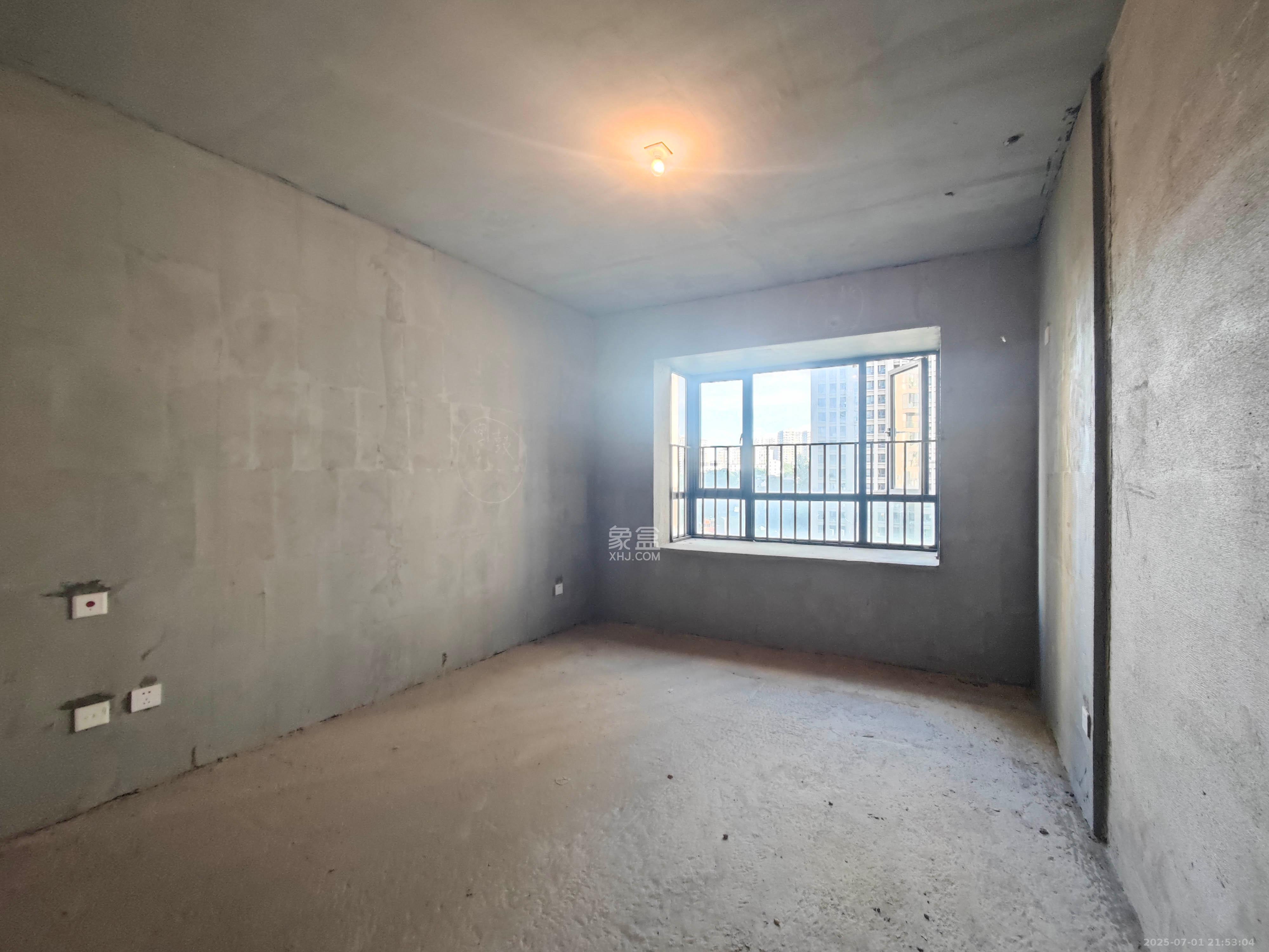 平吉上苑 3室2厅2卫 105.0万 平吉上苑 3室2厅2卫 105.0万卧室