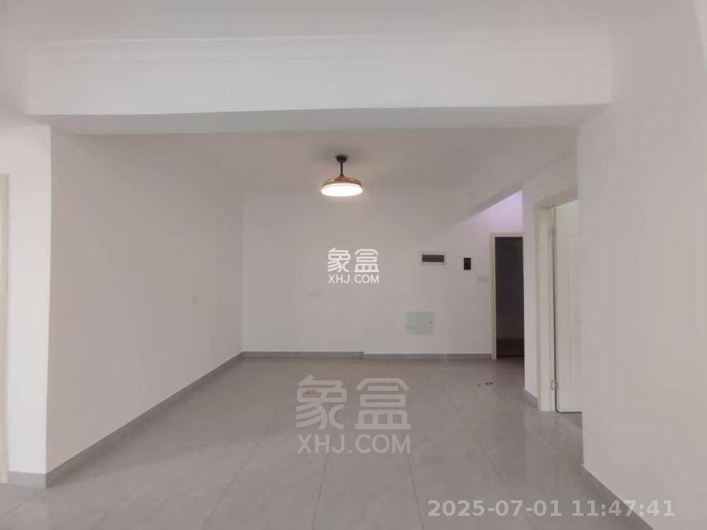 旺城天悦领秀香江 3室2厅2卫 1700.0元/月 旺城天悦领秀香江 3室2厅2卫 1700.0元/月室内图