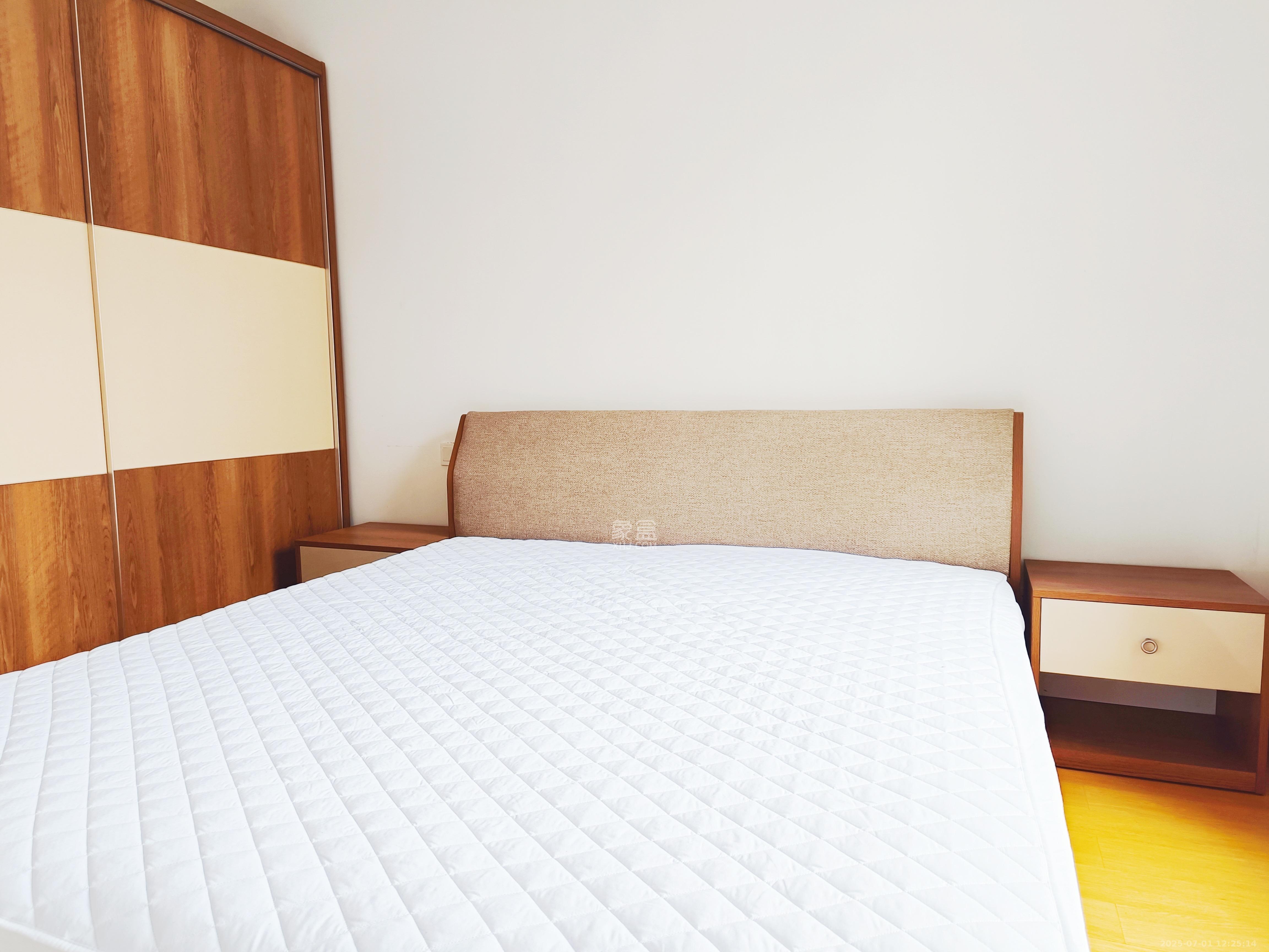 中海国际四期  1室1厅1卫    1800.0元/月 中海国际四期  1室1厅1卫    1800.0元/月户型图