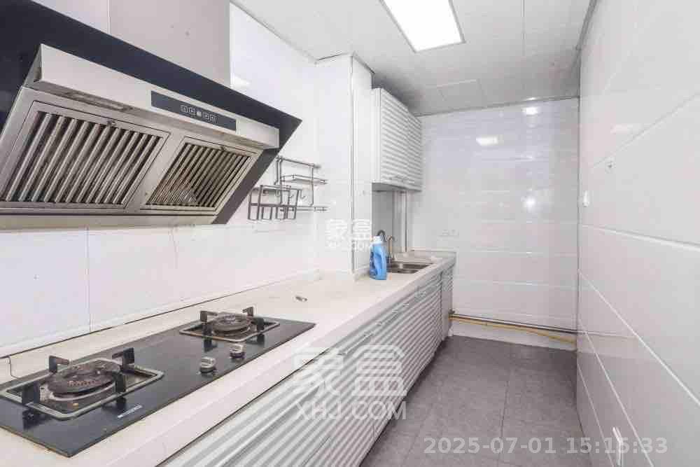 保利麓谷林语D区  2室1厅1卫   2200.00元/月室内图