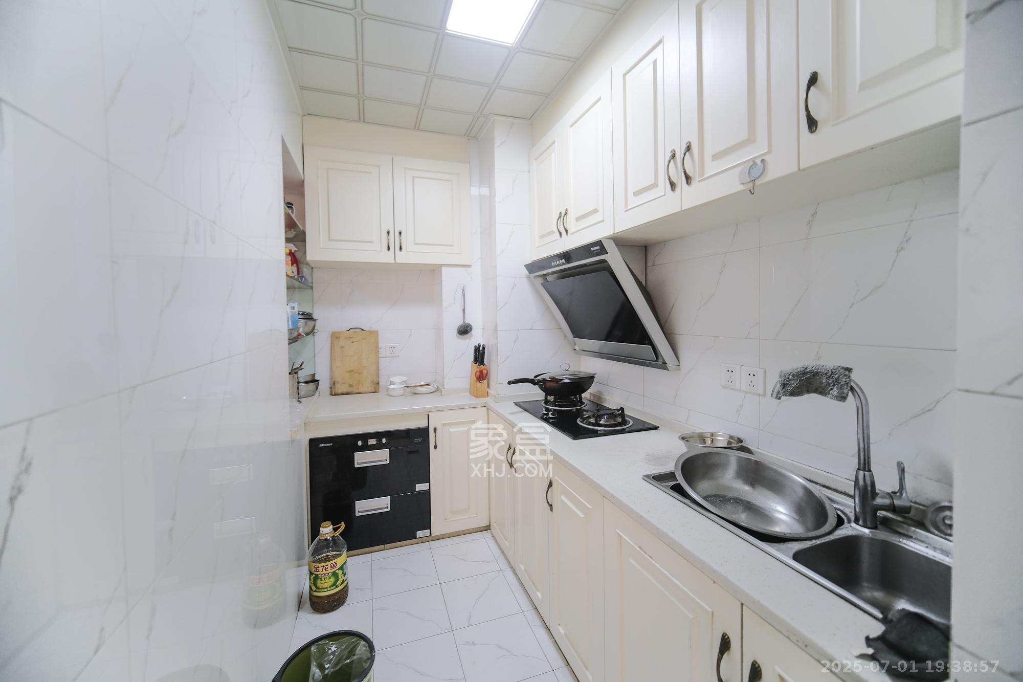 红树湾 3室2厅1卫 80.0万 红树湾 3室2厅1卫 80.0万厨房