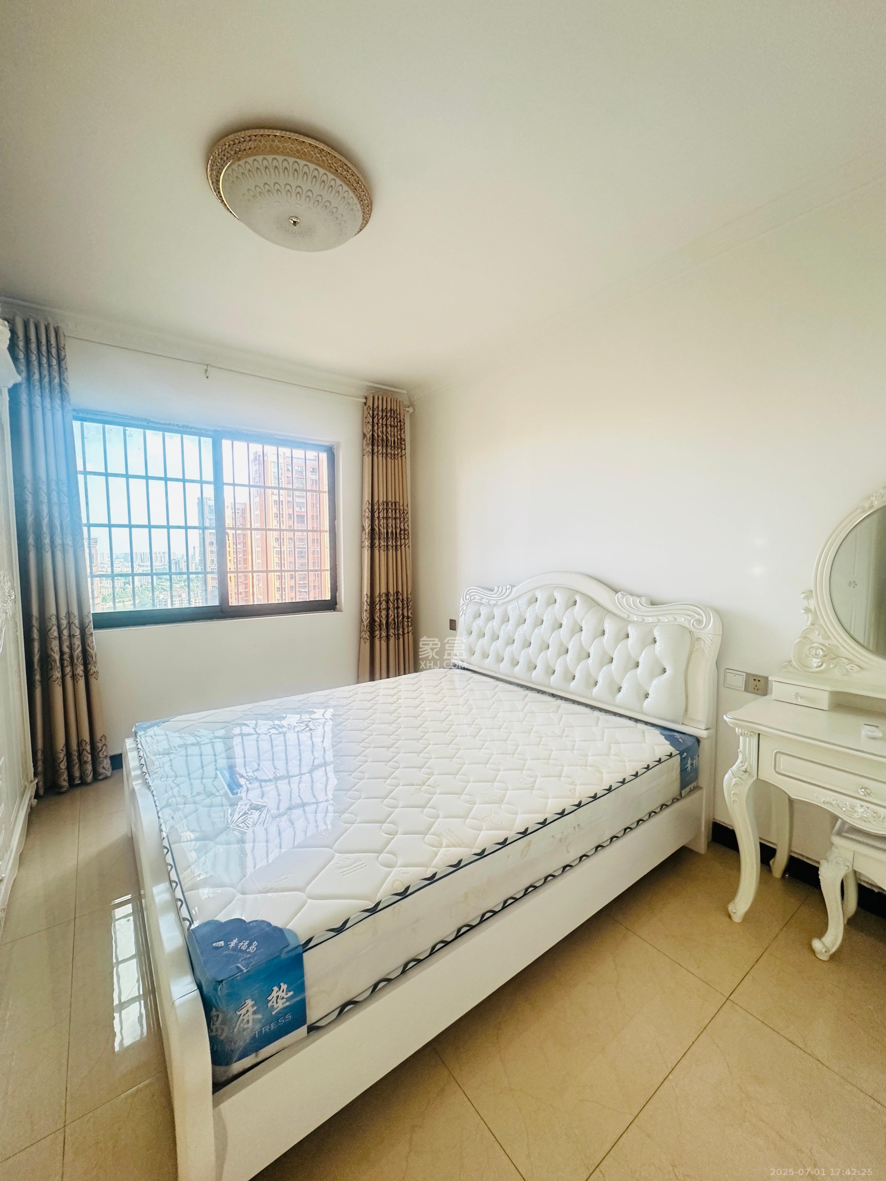 东业上城嘉苑(晟悦国际) 4室2厅2卫 2400.0元/月 东业上城嘉苑(晟悦国际) 4室2厅2卫 2400.0元/月室内图