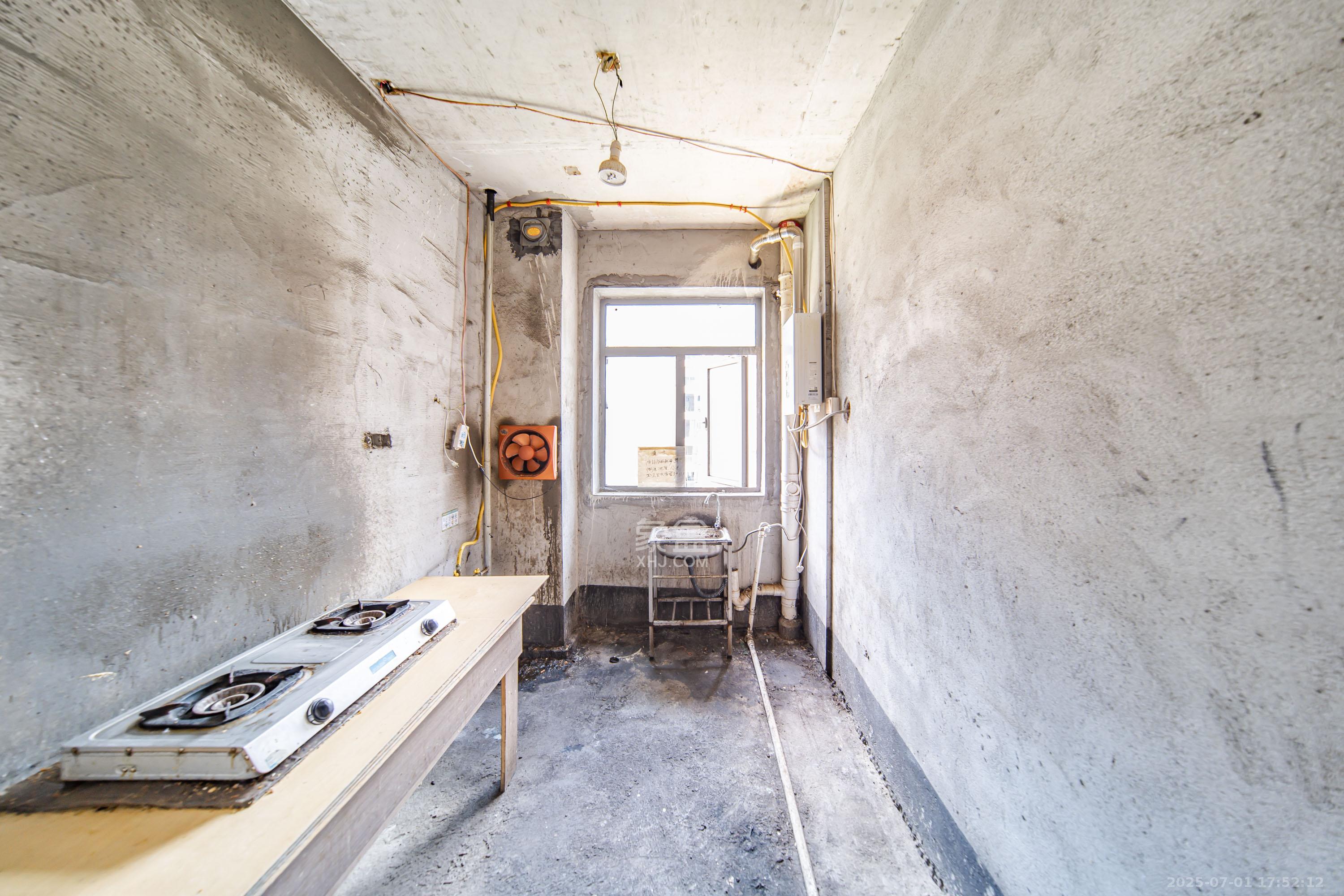 牛力家园  3室2厅2卫    100.0万 牛力家园  3室2厅2卫    100.0万厨房