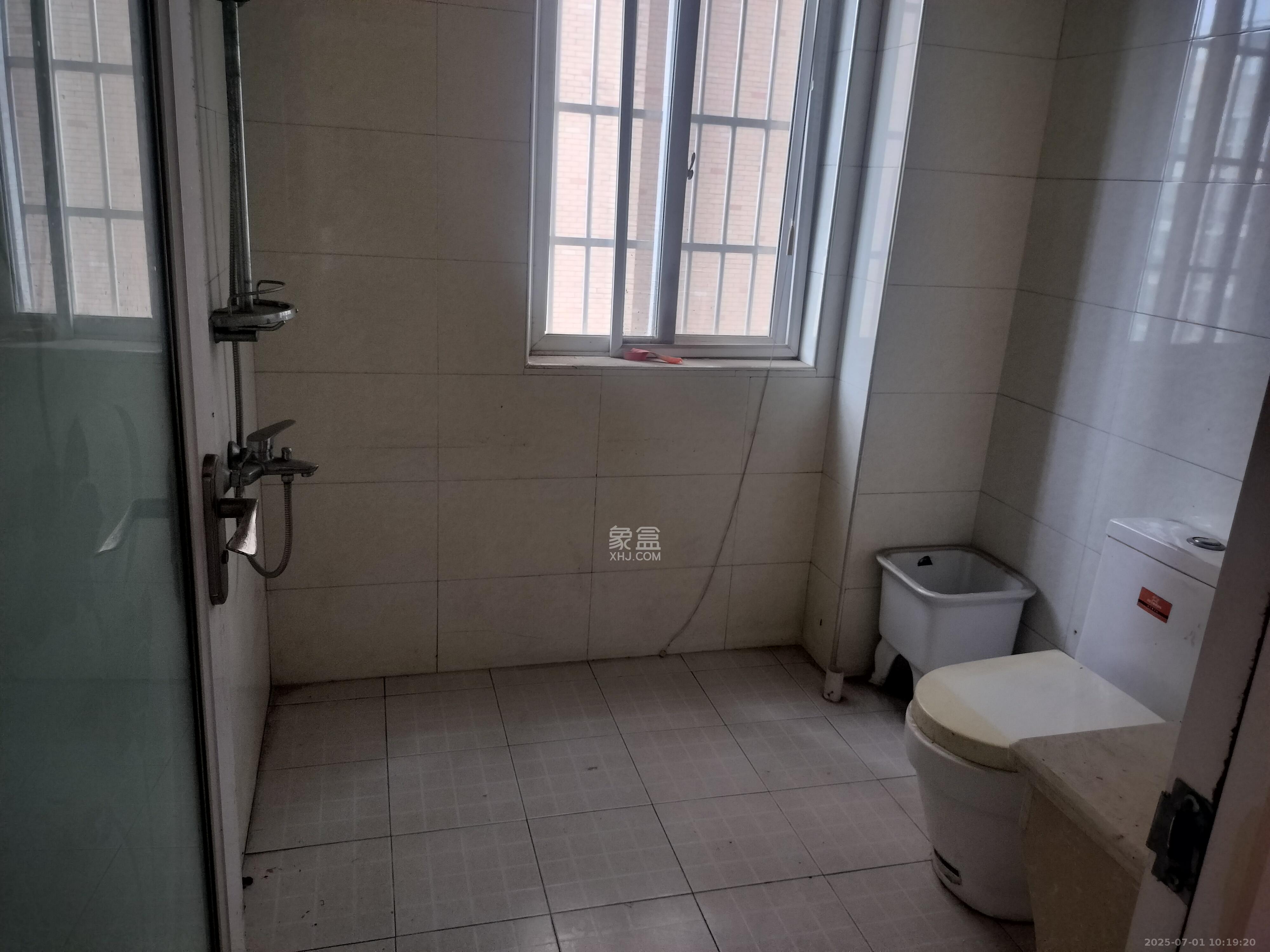 筑梦园 3室2厅2卫 2000.0元/月 筑梦园 3室2厅2卫 2000.0元/月室内图