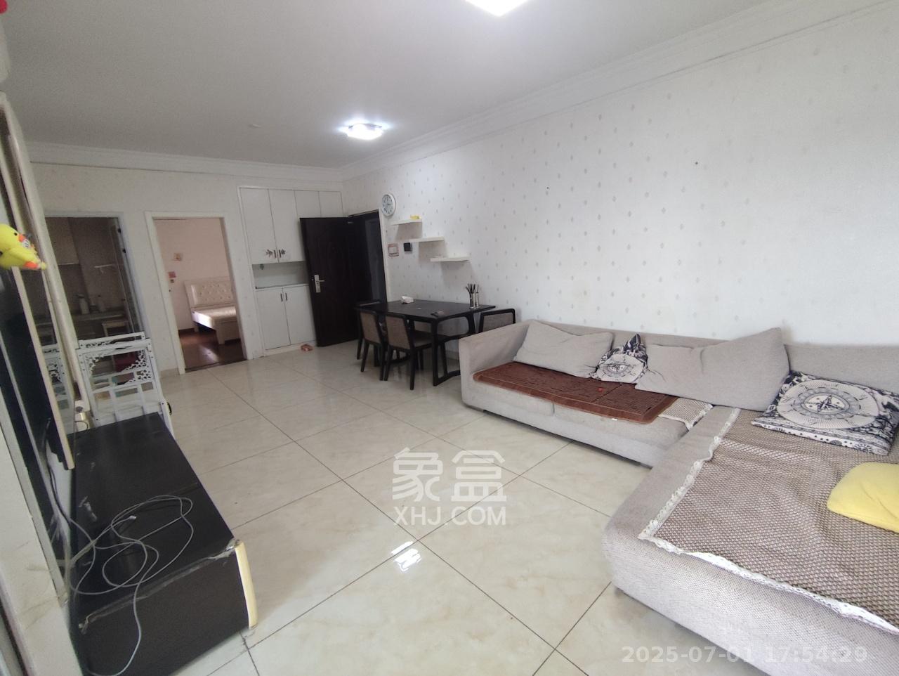 怡海星城 3室2厅1卫 2400.0元/月 怡海星城 3室2厅1卫 2400.0元/月室内图