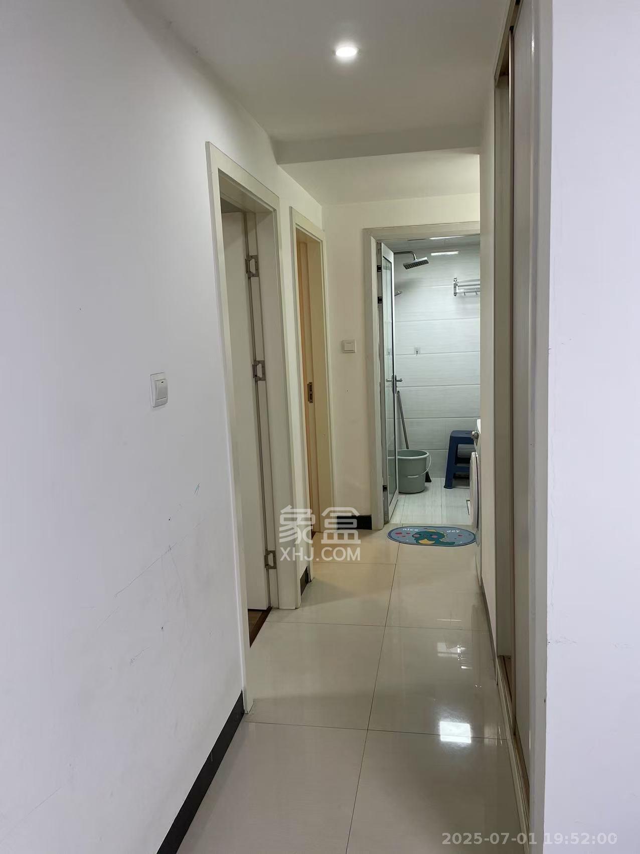 绿地之窗  1室0厅0卫   2000.00元/月室内图