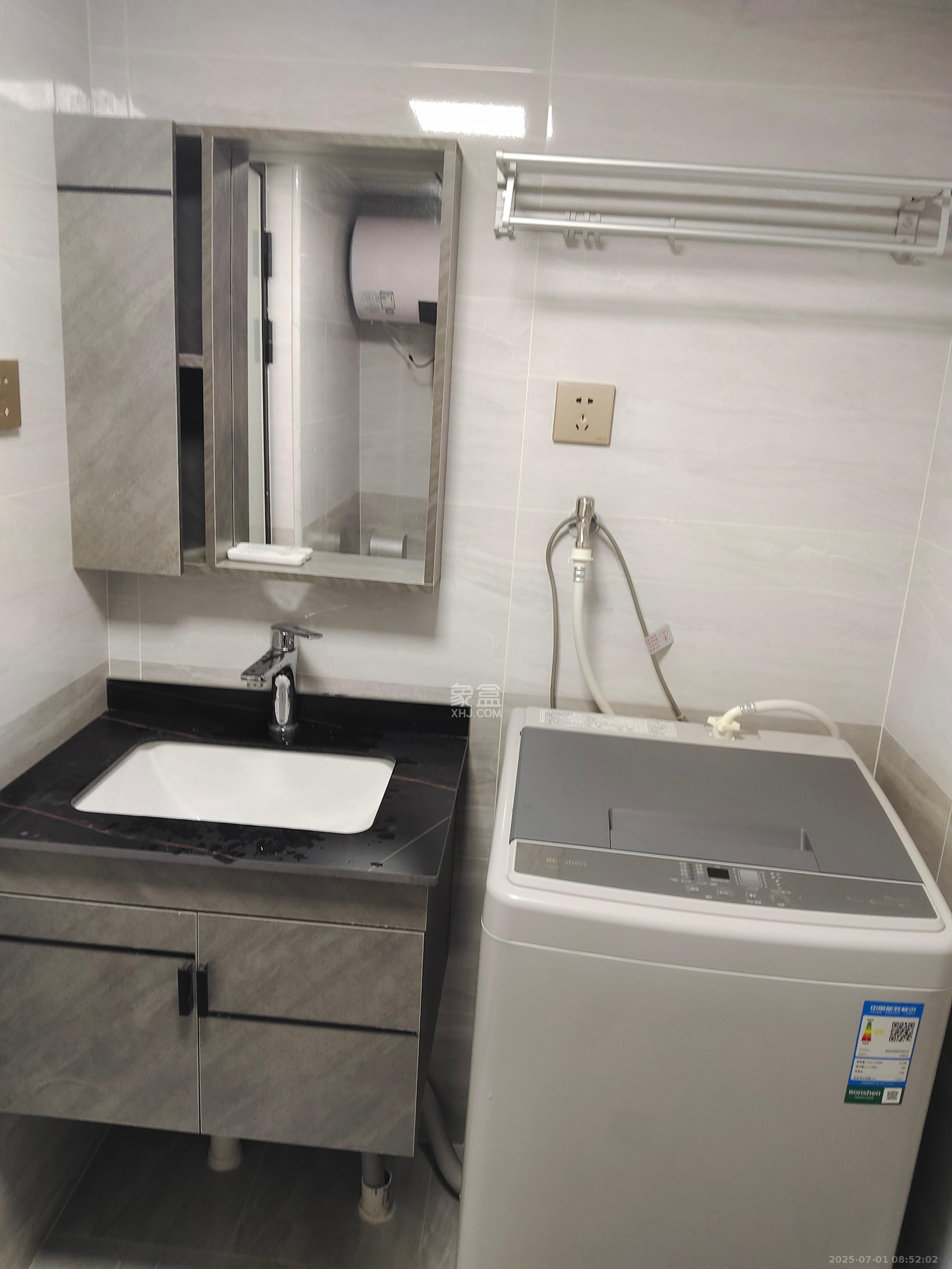 信诚湘江揽月（至善美景大厦）  2室1厅1卫   1800.00元/月室内图