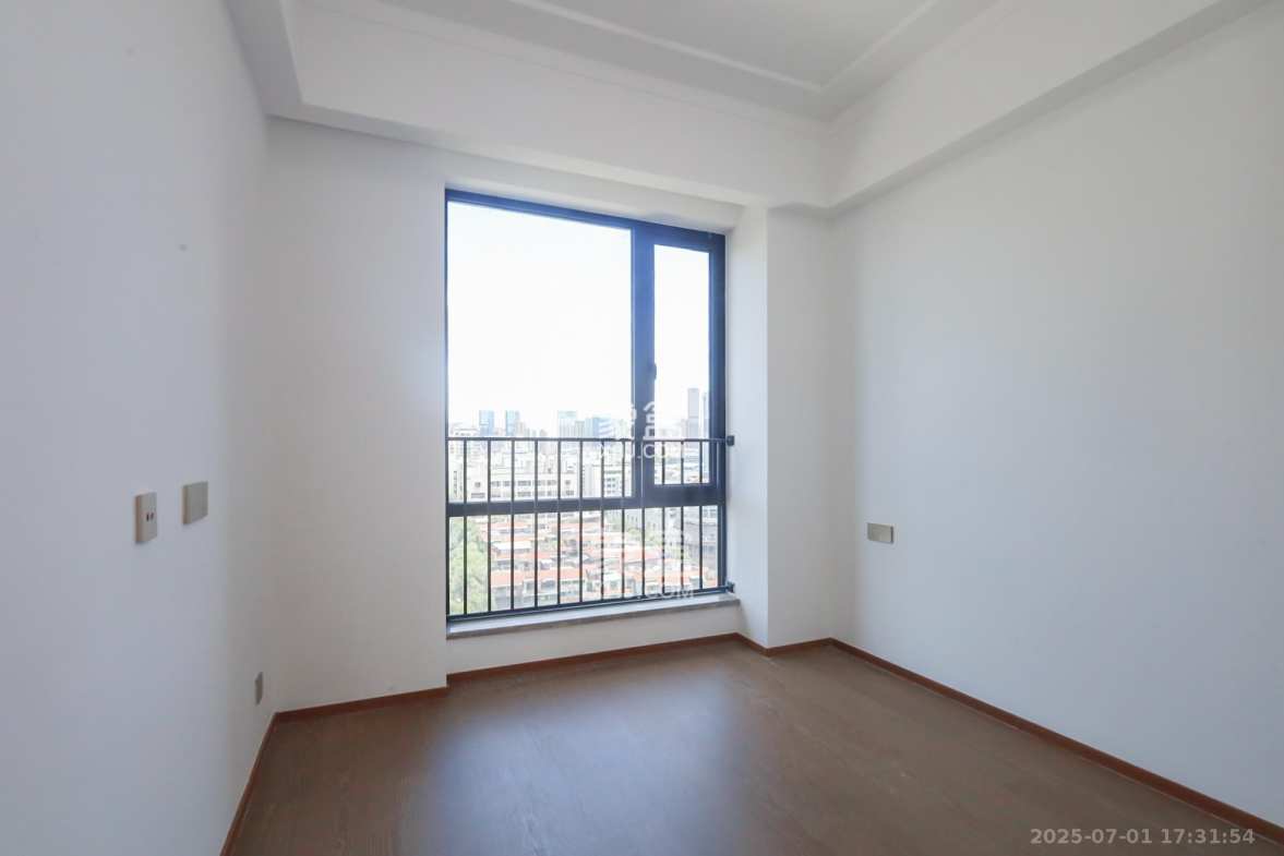 江山印  4室2厅5卫    850.0万 江山印  4室2厅5卫    850.0万卧室