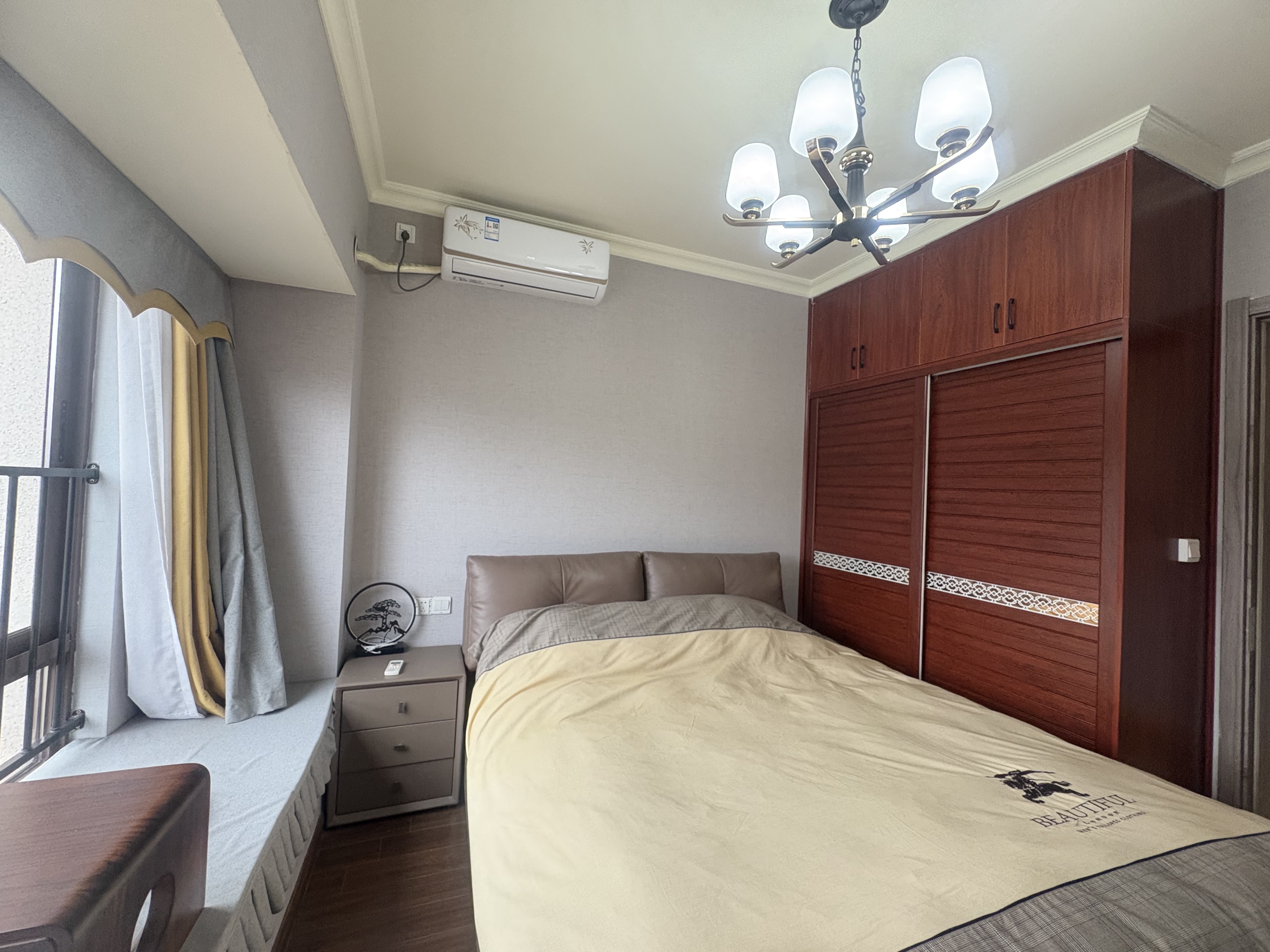 华耀碧桂园十里江湾观澜  4室2厅2卫   3800.00元/月室内图