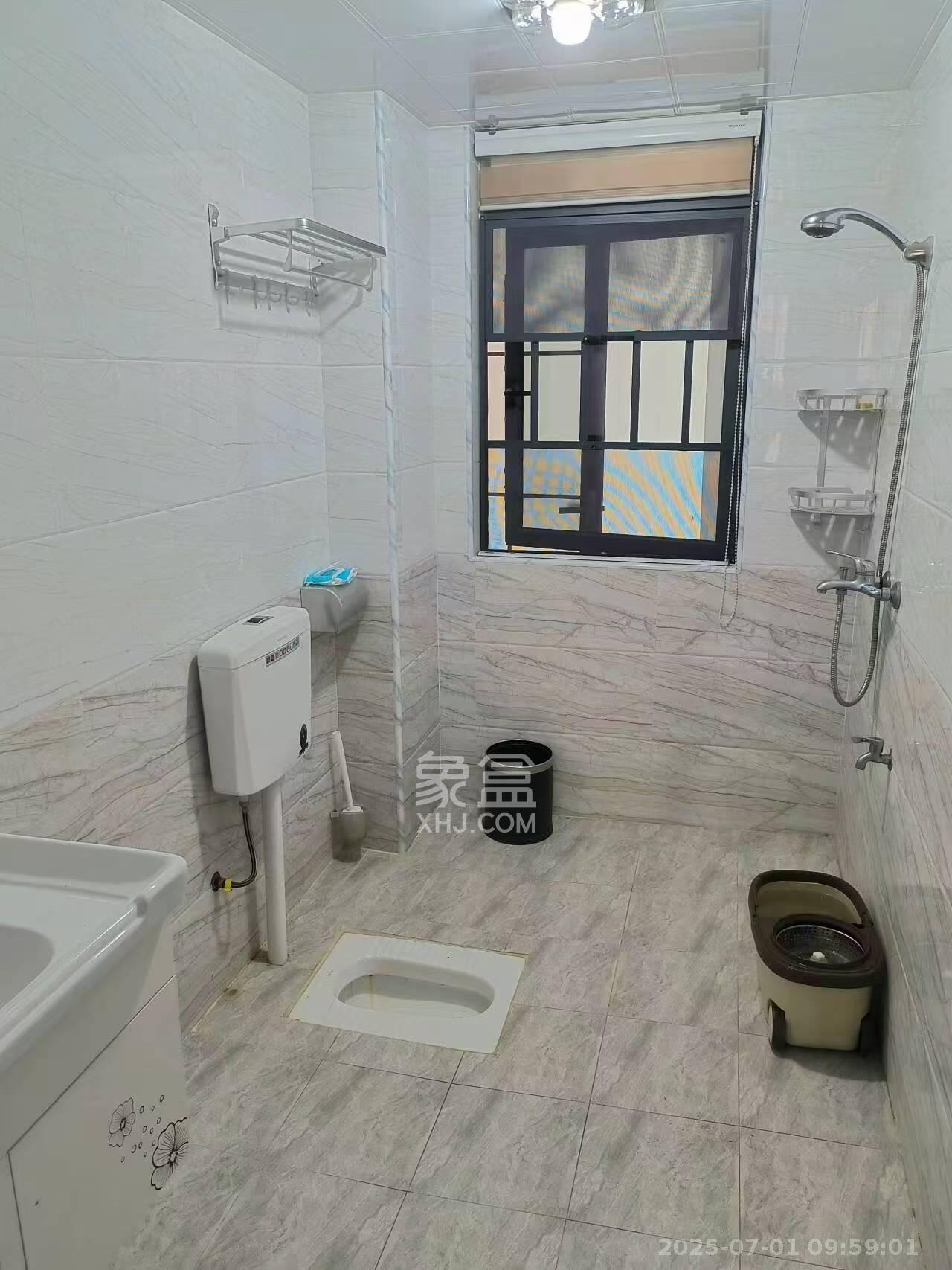 长龙湾 4室2厅2卫 2000.0元/月 长龙湾 4室2厅2卫 2000.0元/月室内图